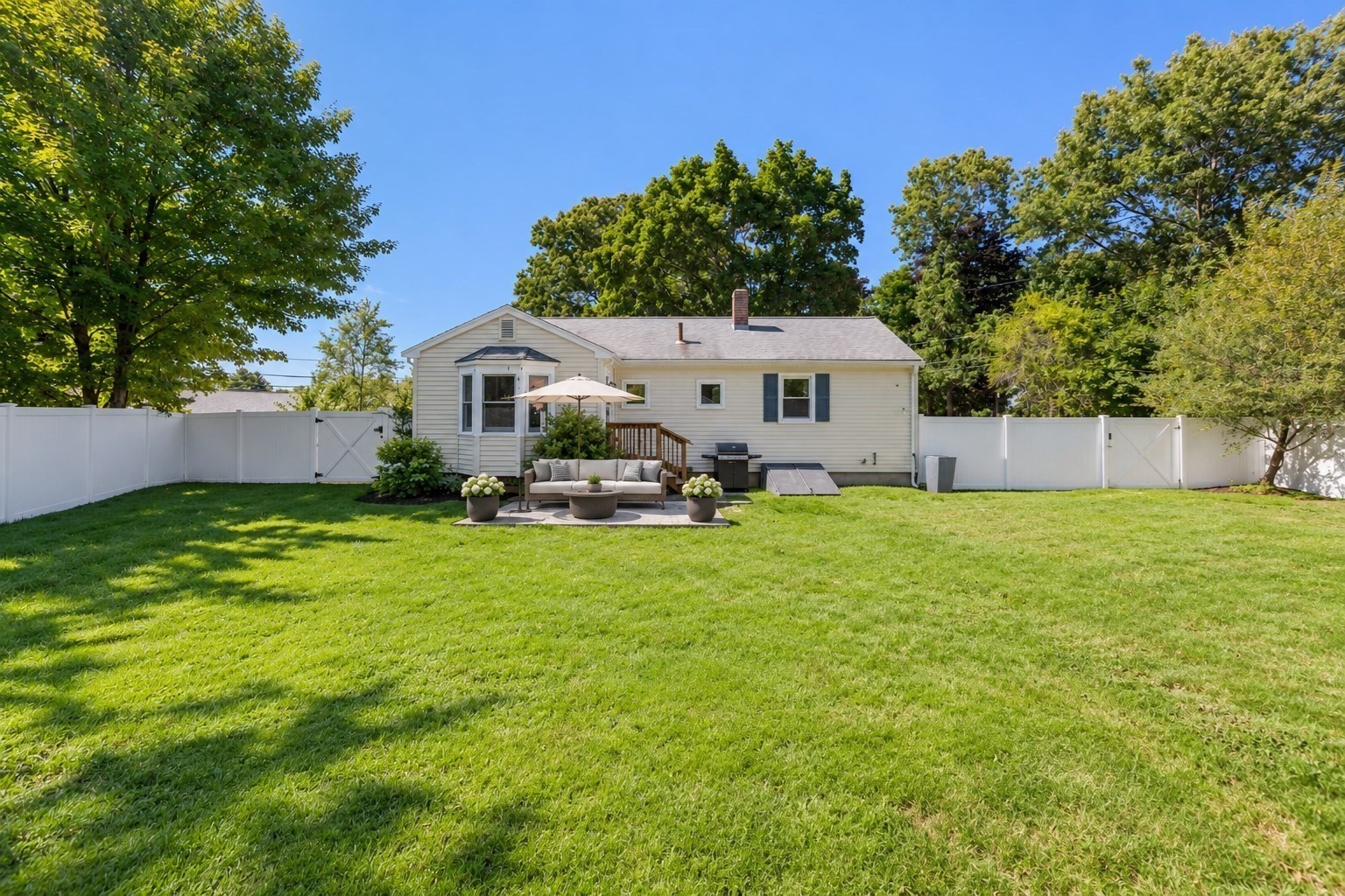 160 Farm St Property Photo 19