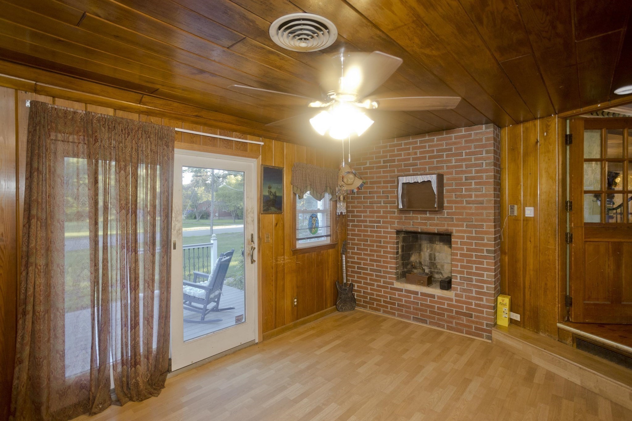 42 Glenn Dr Property Photo 3