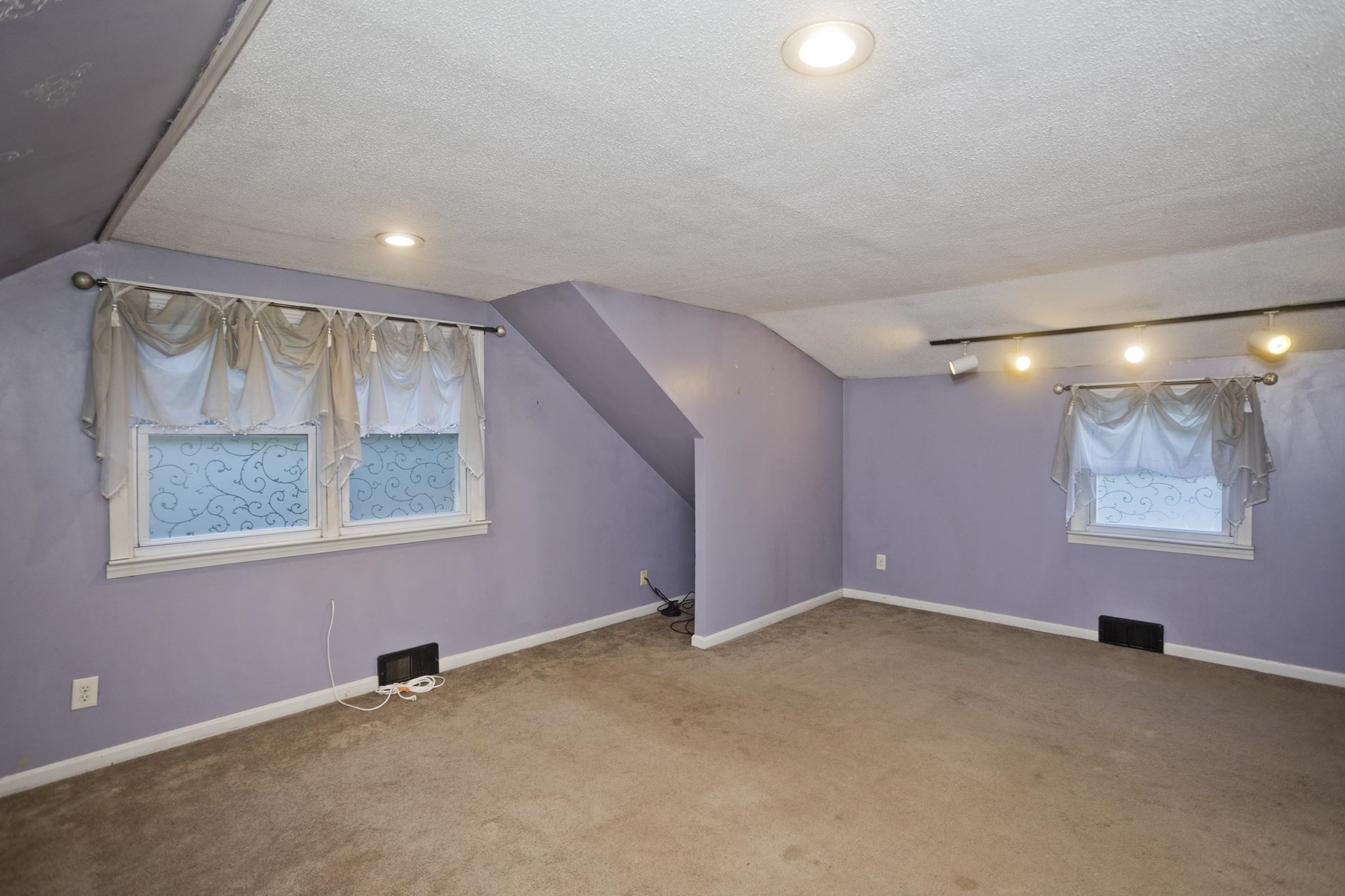 42 Glenn Dr Property Photo 11