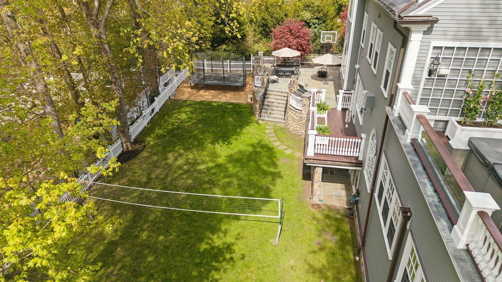 95 Temple St Property Photo 33