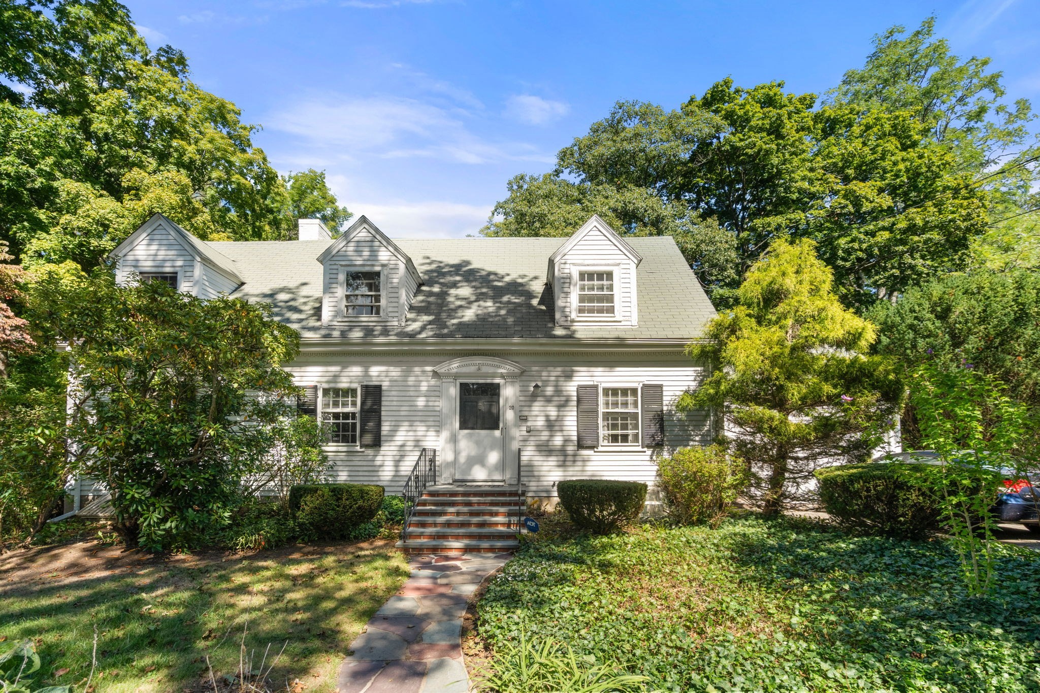 20 Buswell Park Property Photo 1