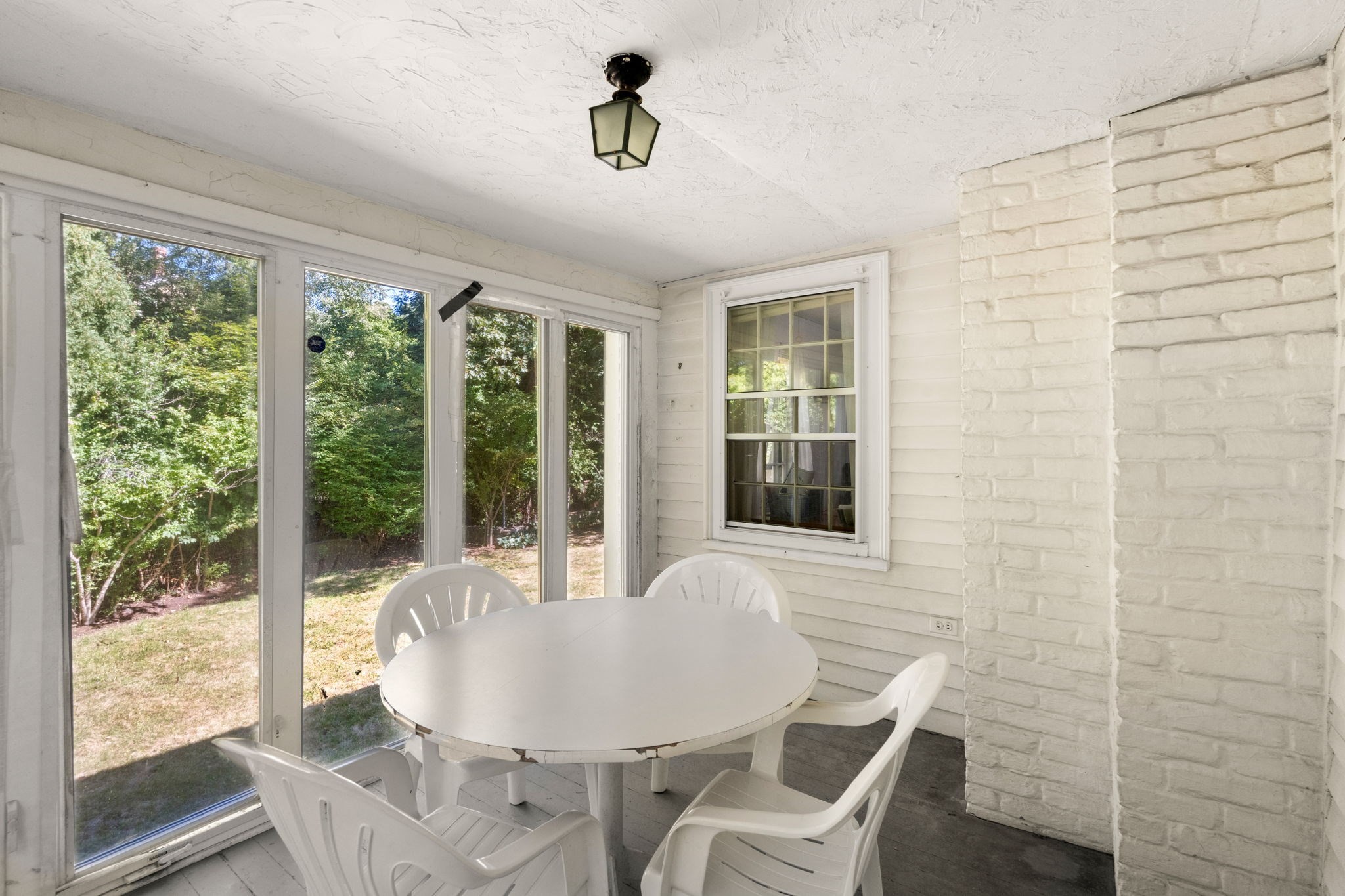 20 Buswell Park Property Photo 9