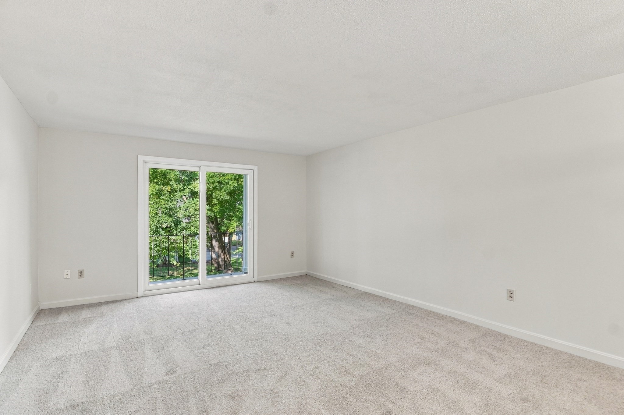 16 Shadowbrook Ln # 35 Property Photo 15