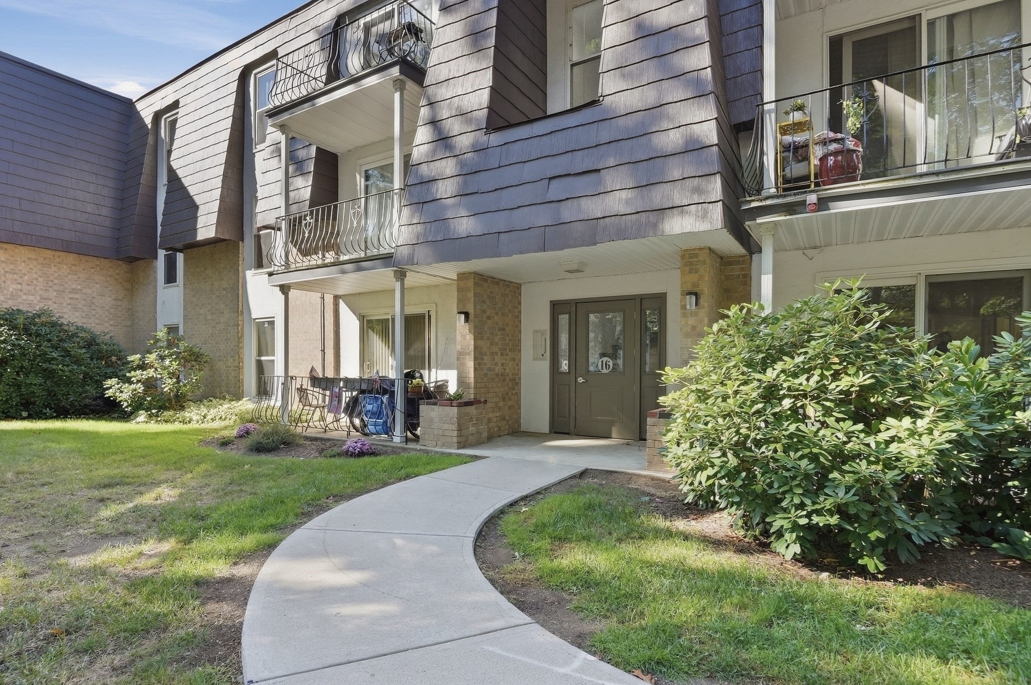 16 Shadowbrook Ln # 35 Property Photo 19