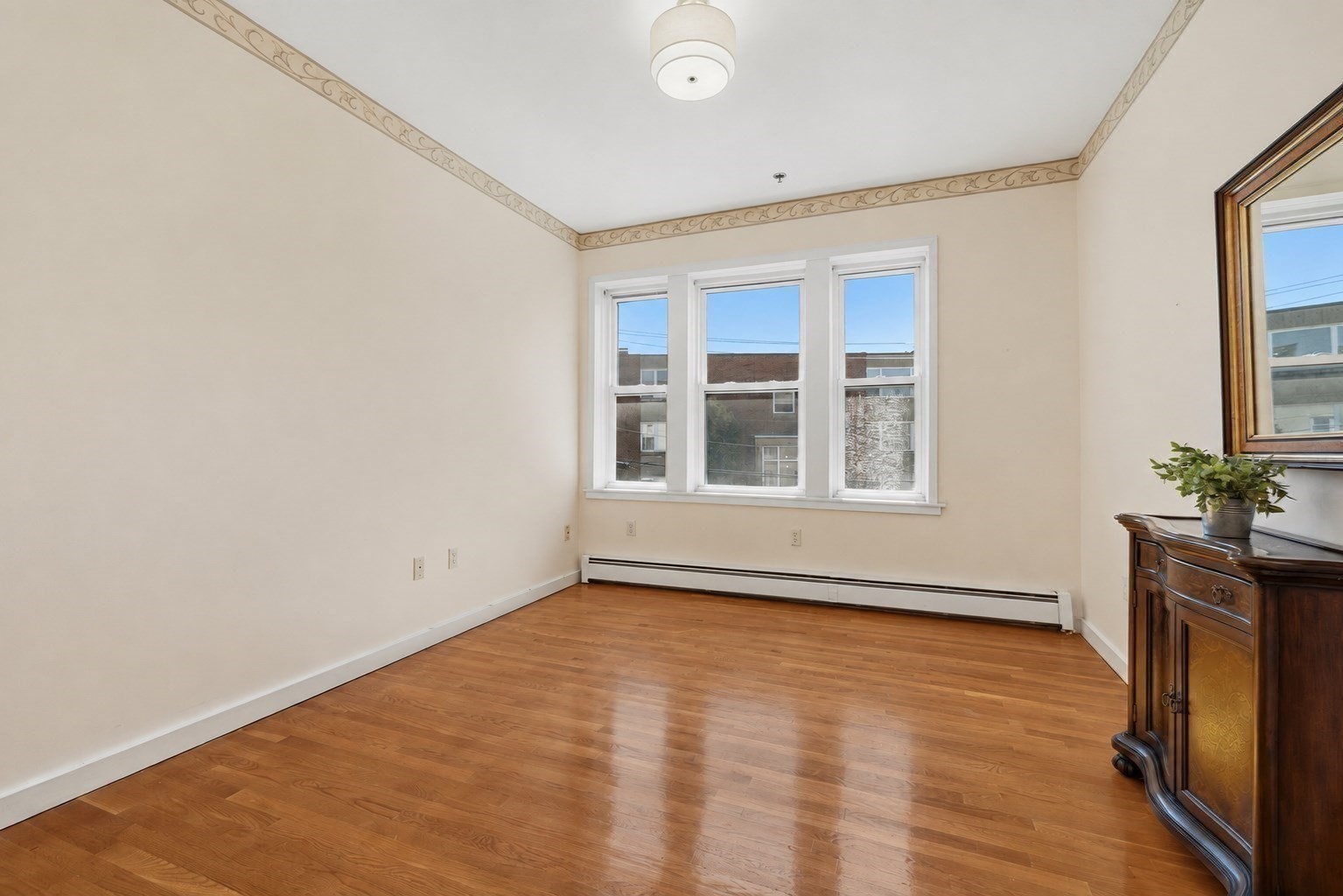 509 Pleasant St # 4 Property Photo 3