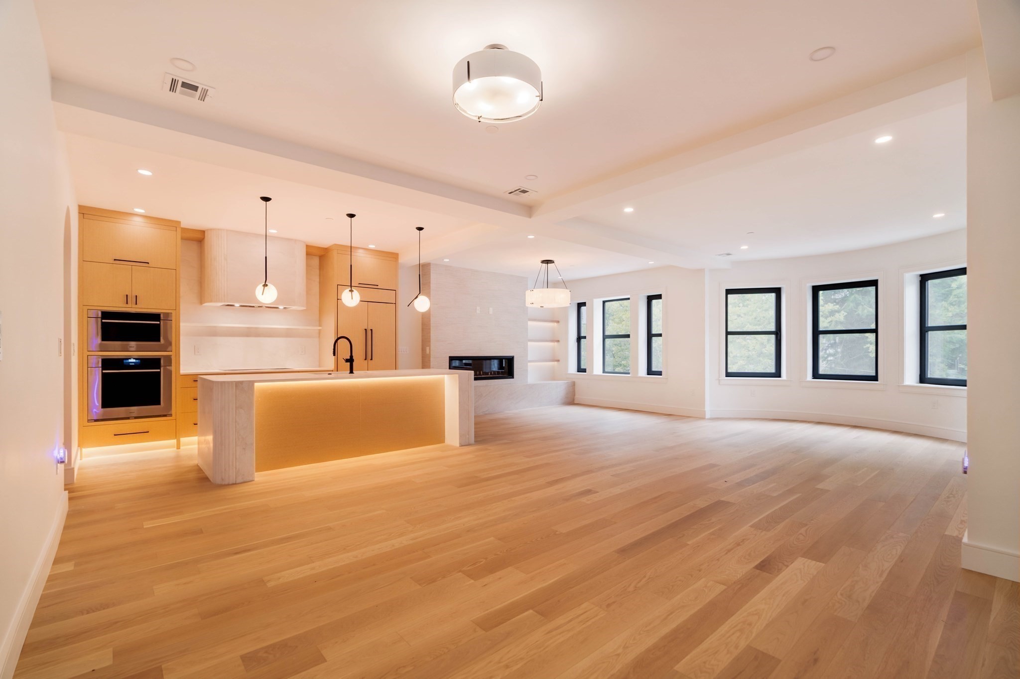 79 Park St # 2 Property Photo 8