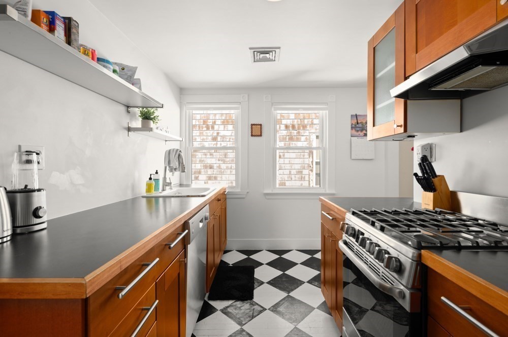 72 Lexington Ave # 3 Property Photo 12