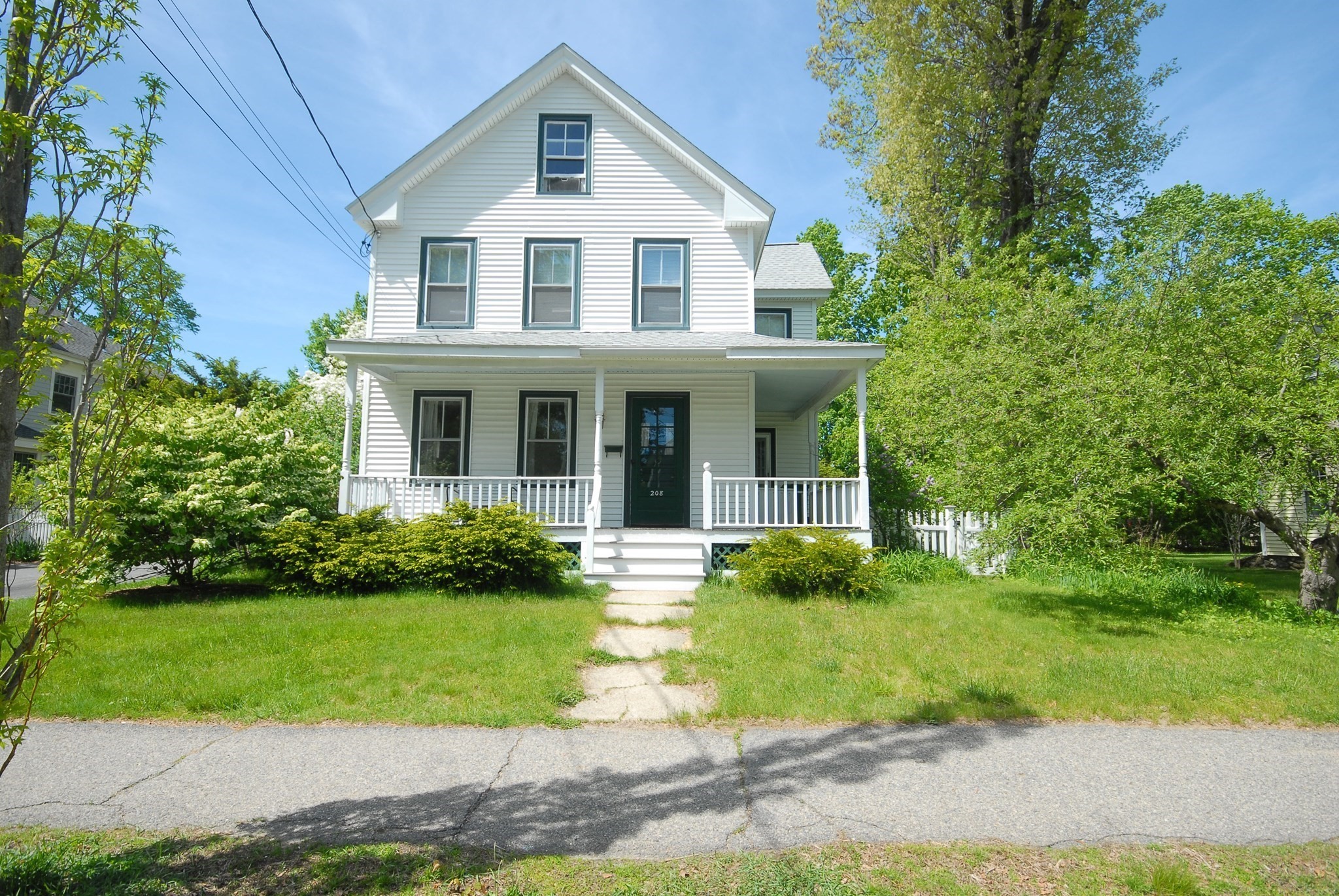 208 Central St. Property Photo 1
