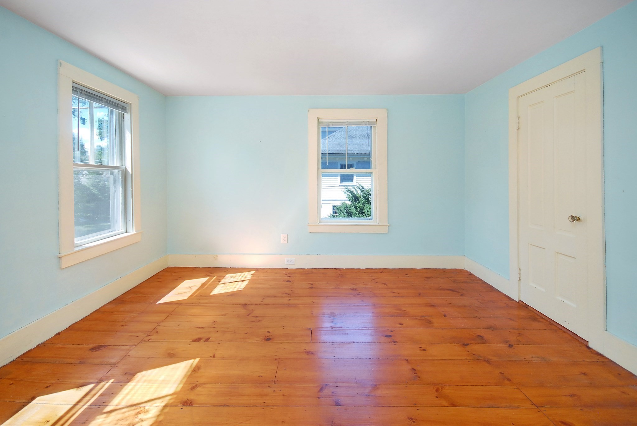 208 Central St. Property Photo 9