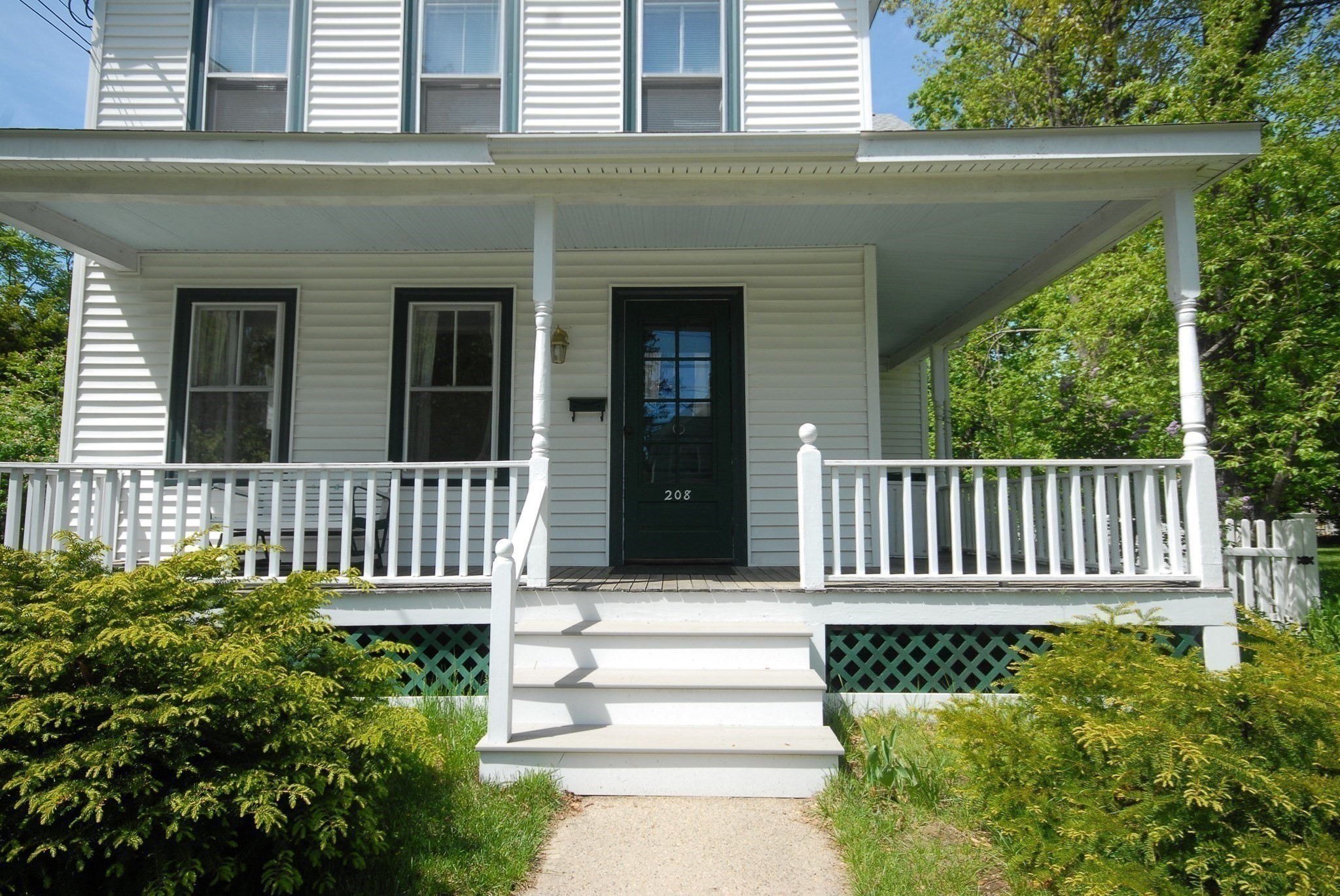 208 Central St. Property Photo 18