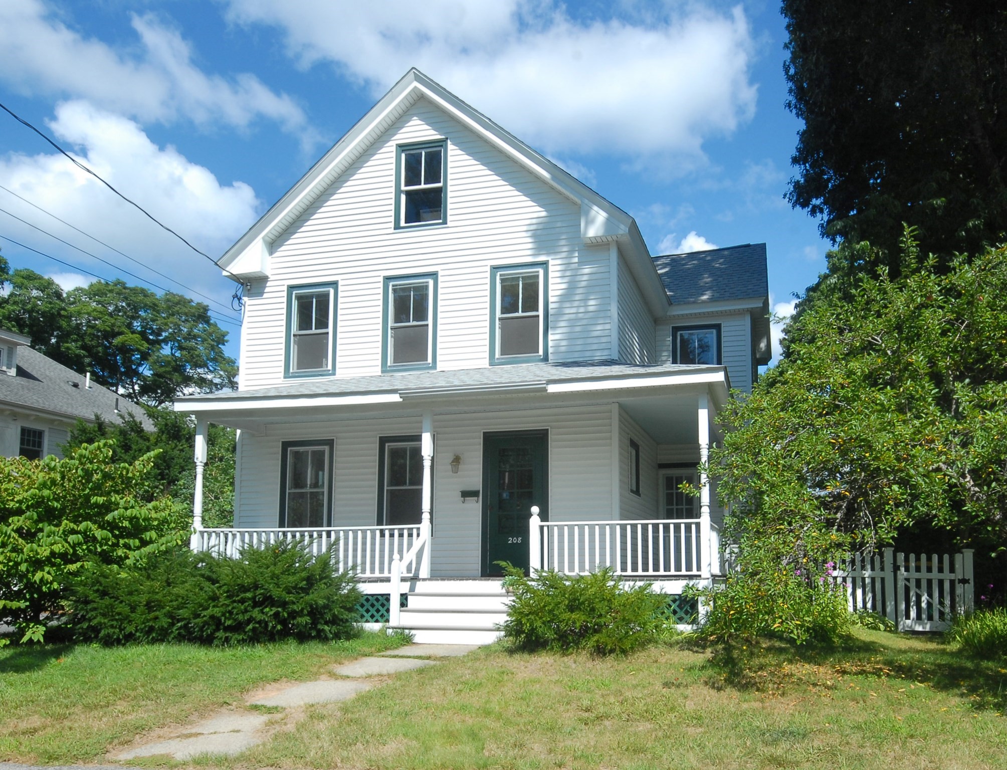 208 Central St. Property Photo 23