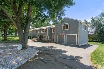 324 S Elm St Property Photo 1