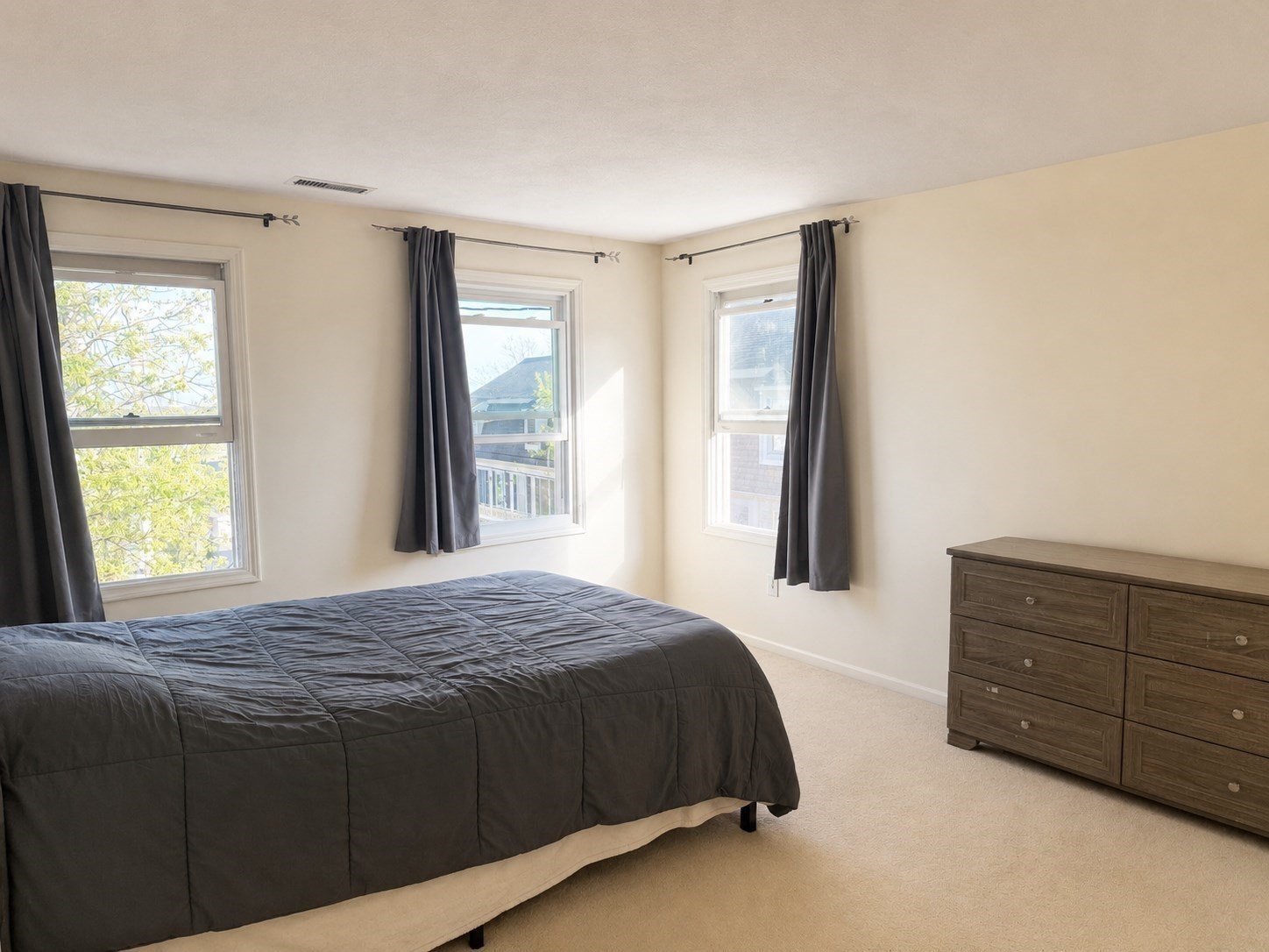 14 Kings Ct. Property Photo 6
