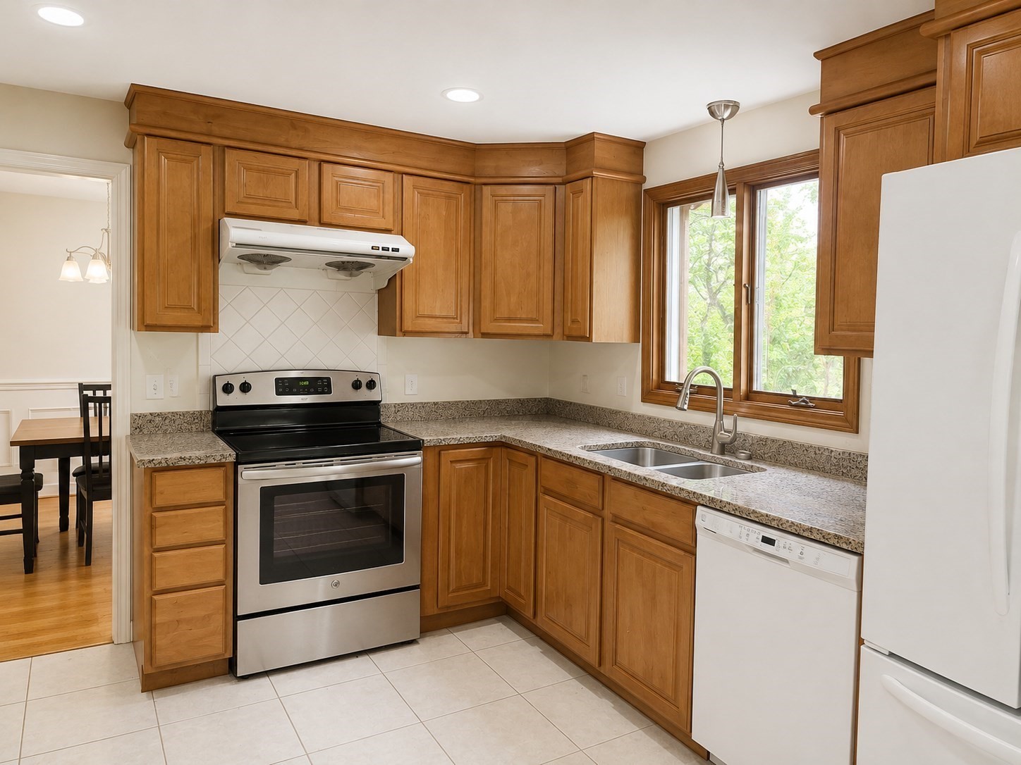 14 Kings Ct. Property Photo 8