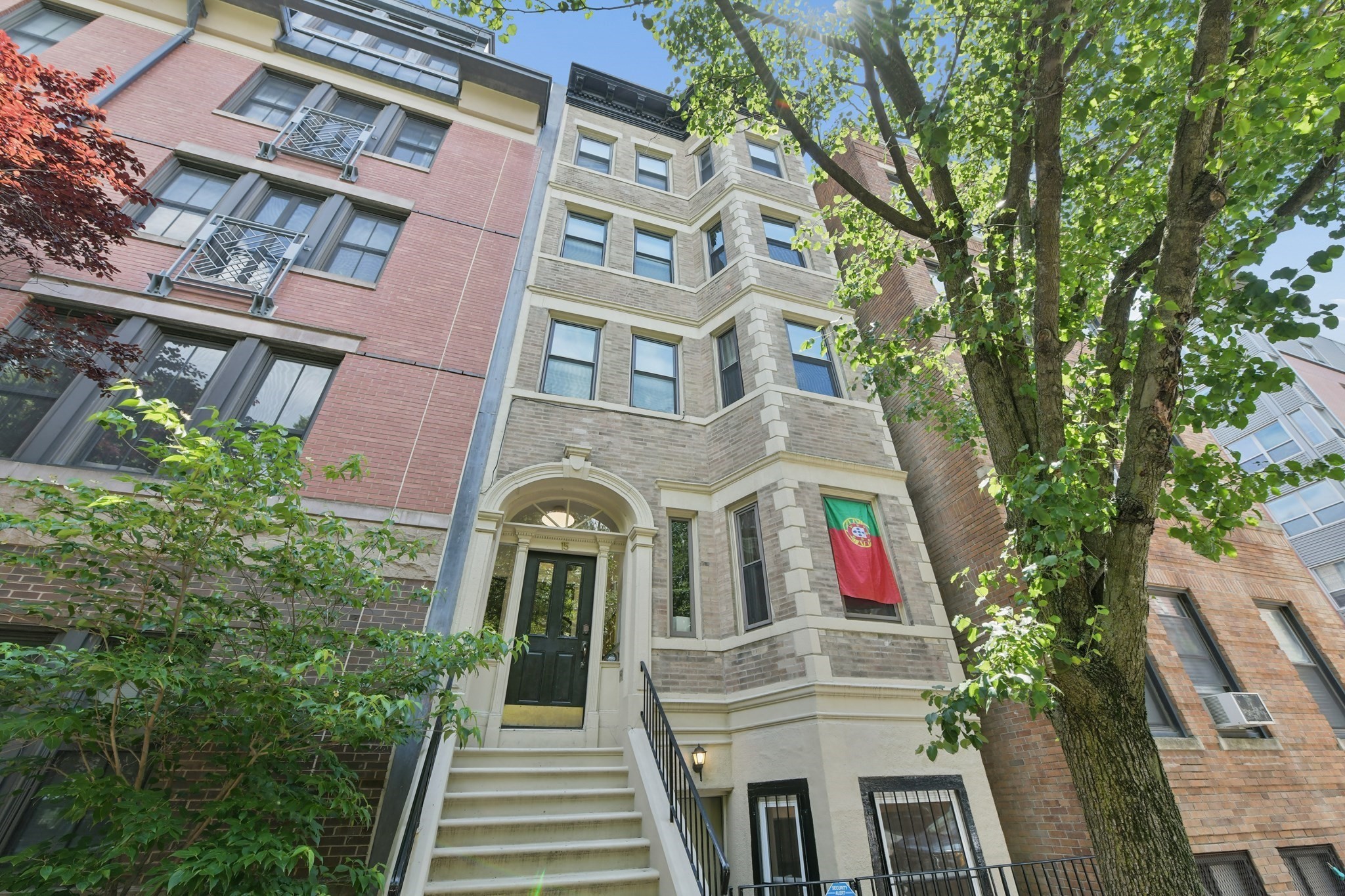 15 Saint George St # A Property Photo 12
