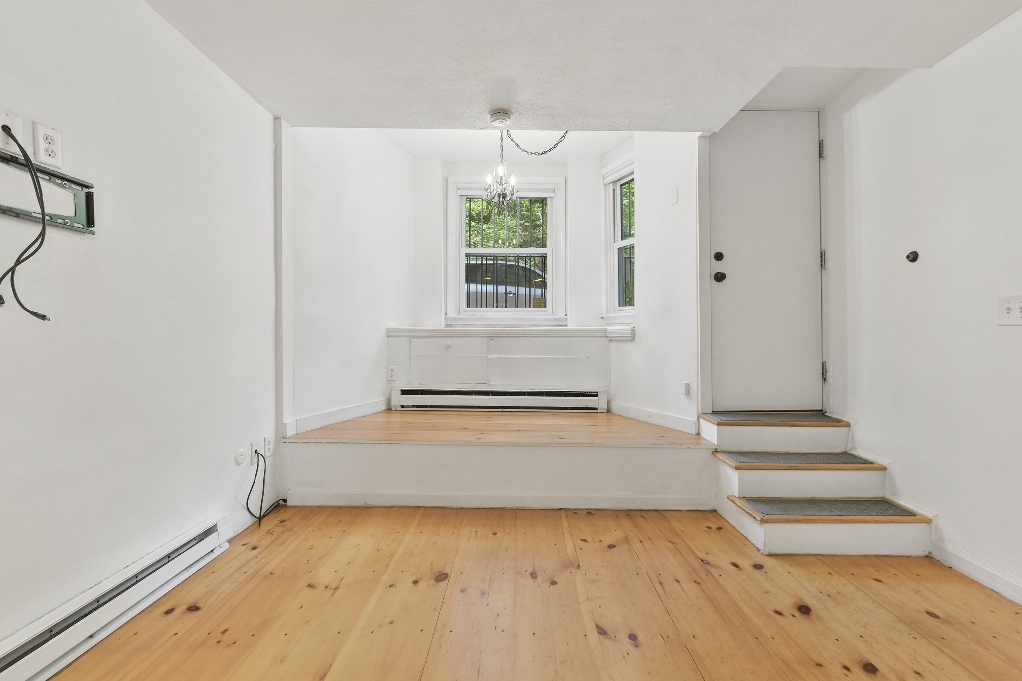 15 Saint George St # A Property Photo 17