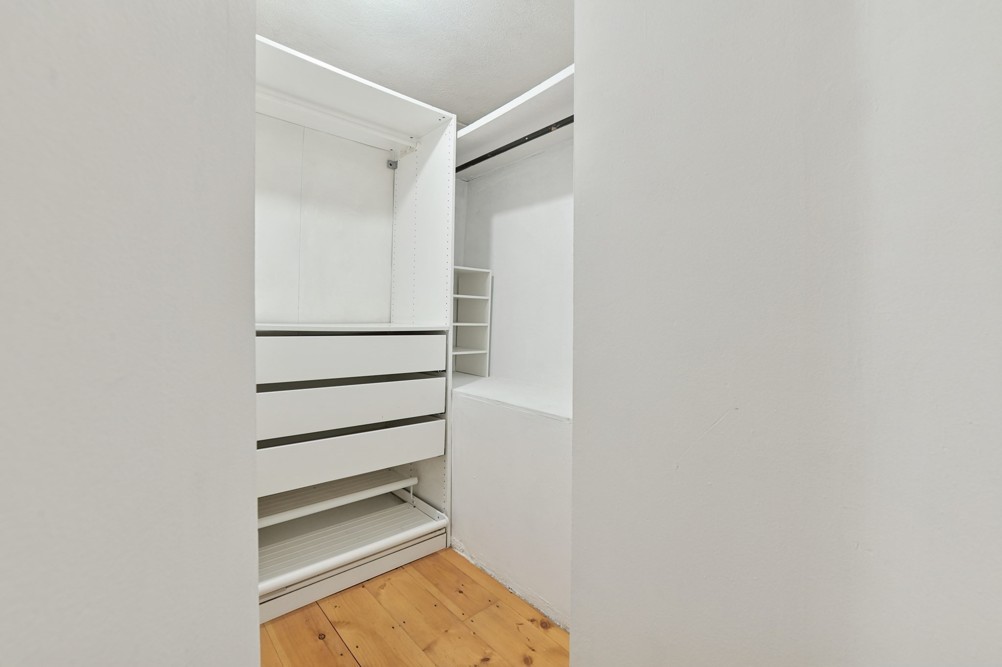 15 Saint George St # A Property Photo 18