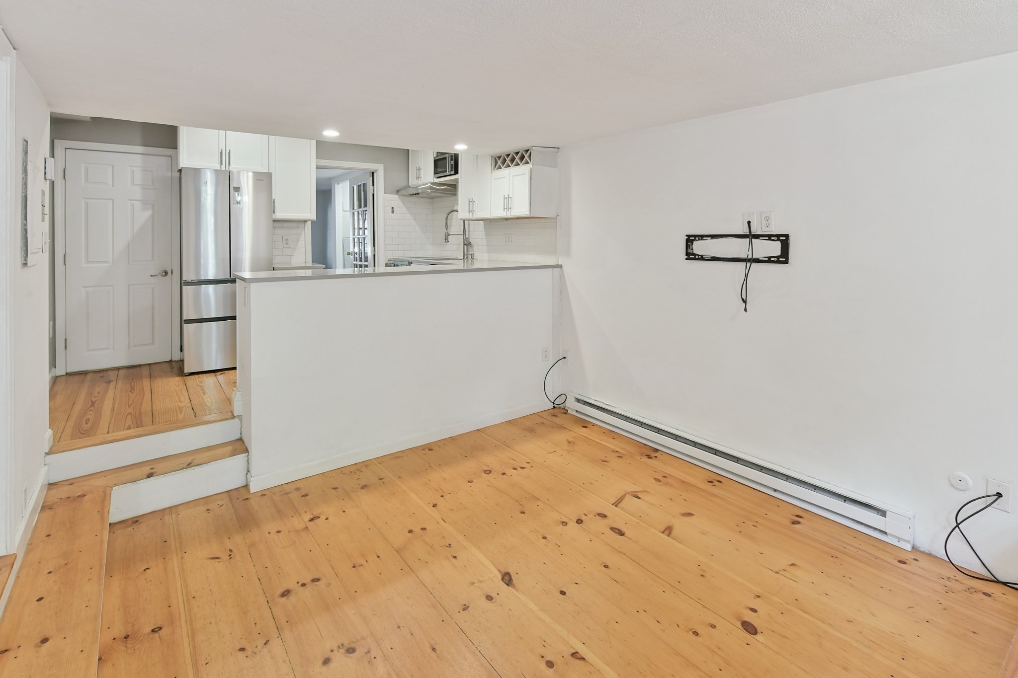 15 Saint George St # A Property Photo 20