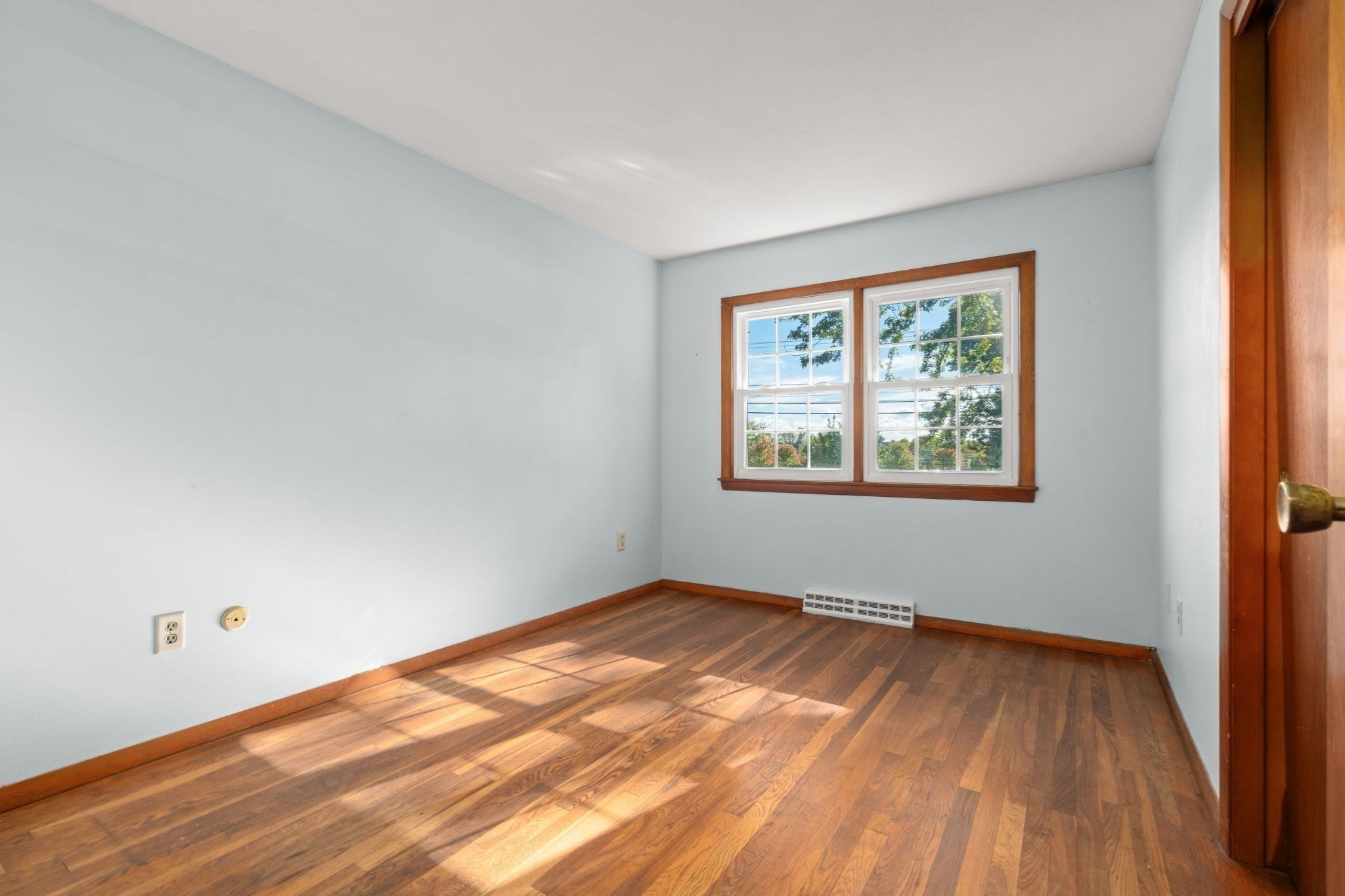 100 Low St Property Photo 15