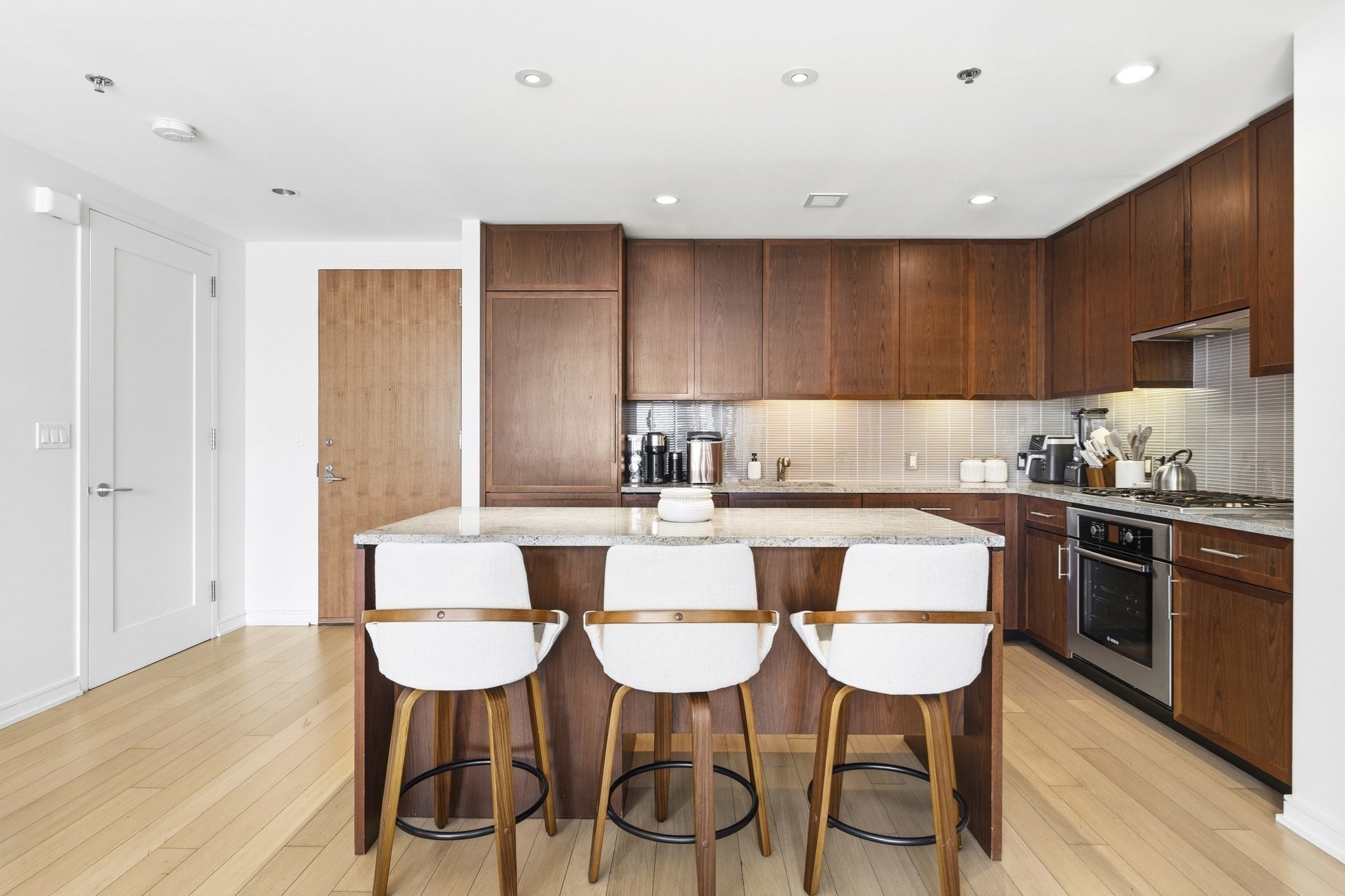 580 Washington St # 1207 Property Photo 10