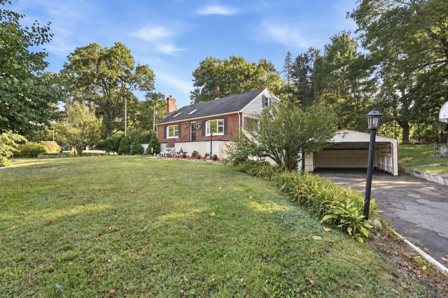189 Allen Road Property Photo 2