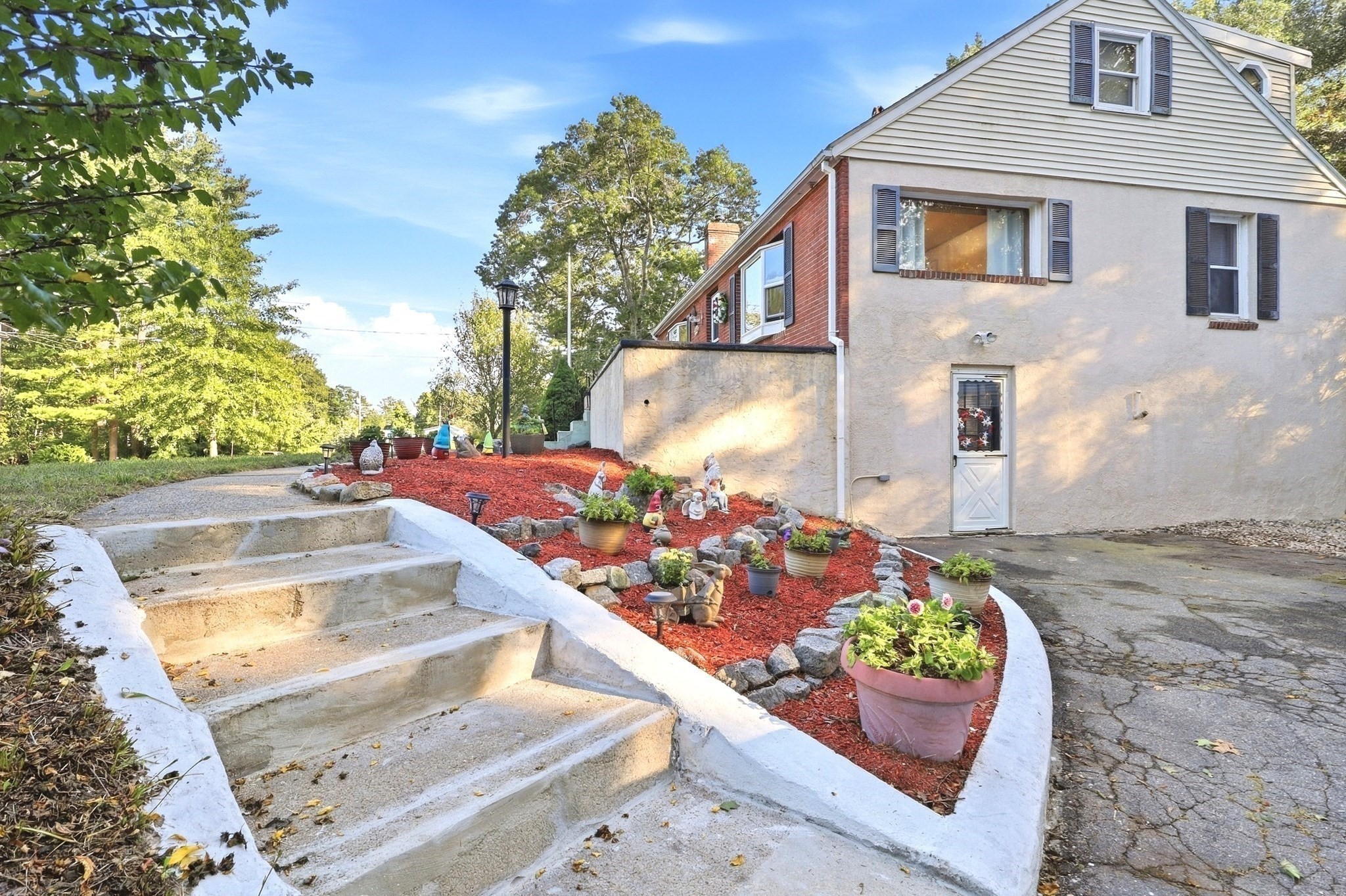 189 Allen Road Property Photo 3