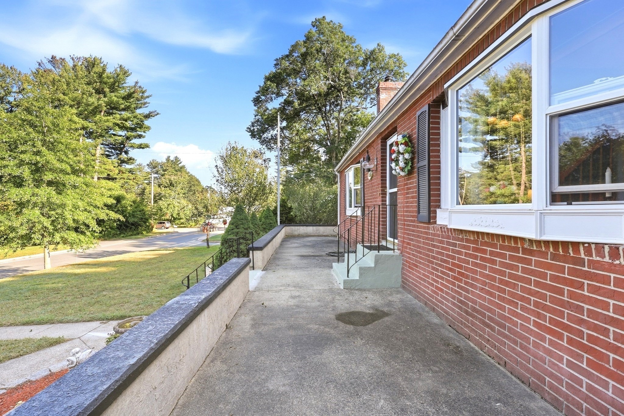 189 Allen Road Property Photo 4