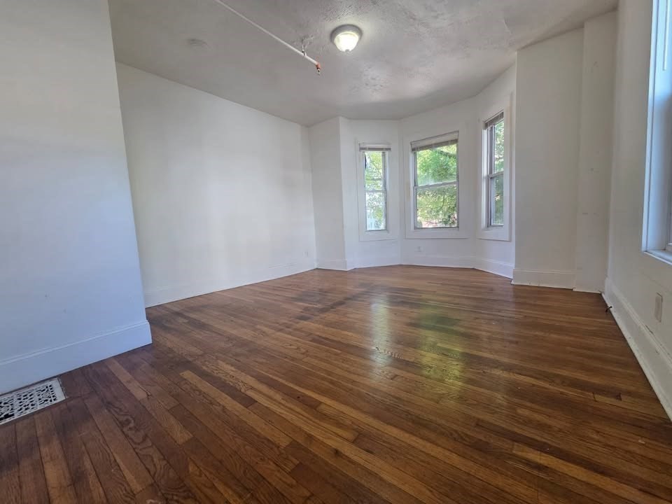 135 Chestnut St # 1 Property Photo 7
