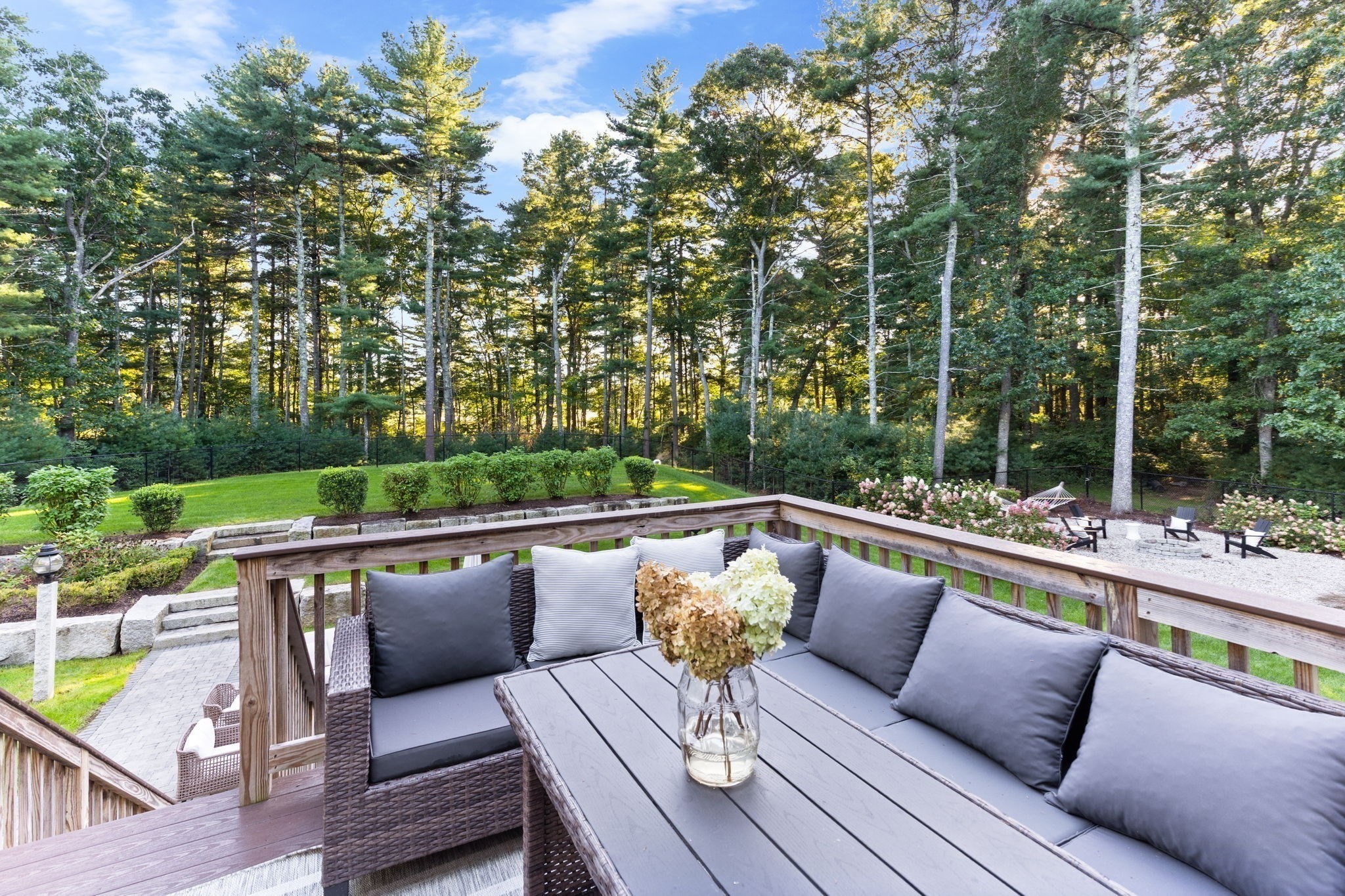 35 Rocky Meadow St Property Photo 8