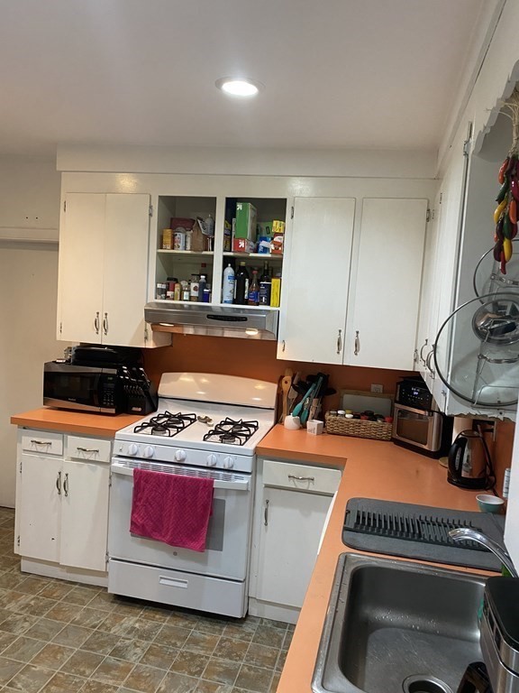 26 Carson St Property Photo 8