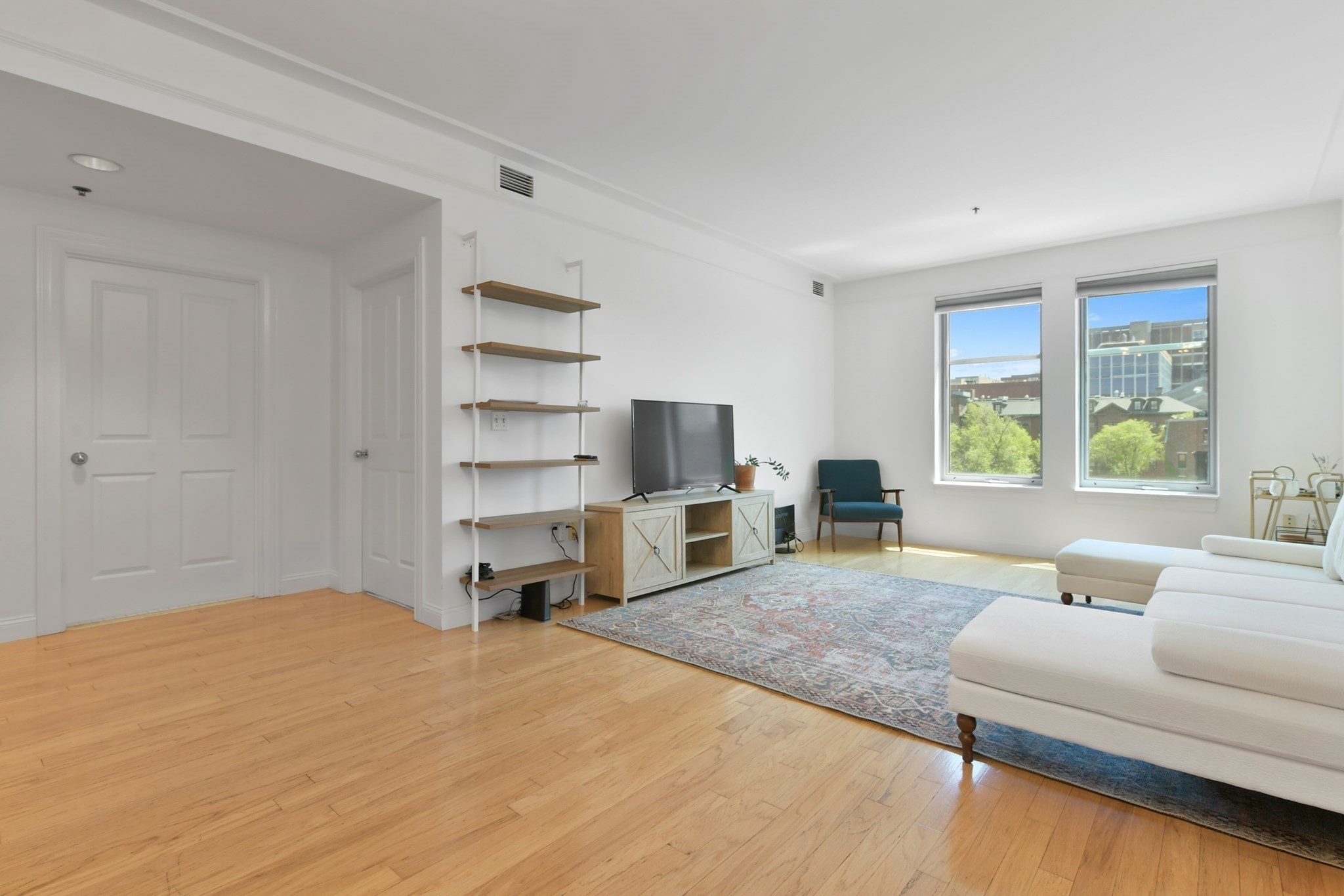 1597 Washington St # 406 Property Photo 3