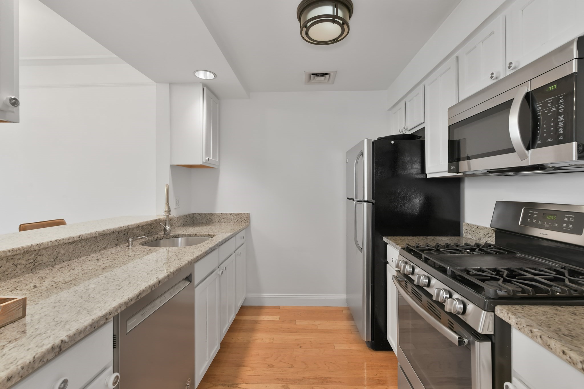 1597 Washington St # 406 Property Photo 6