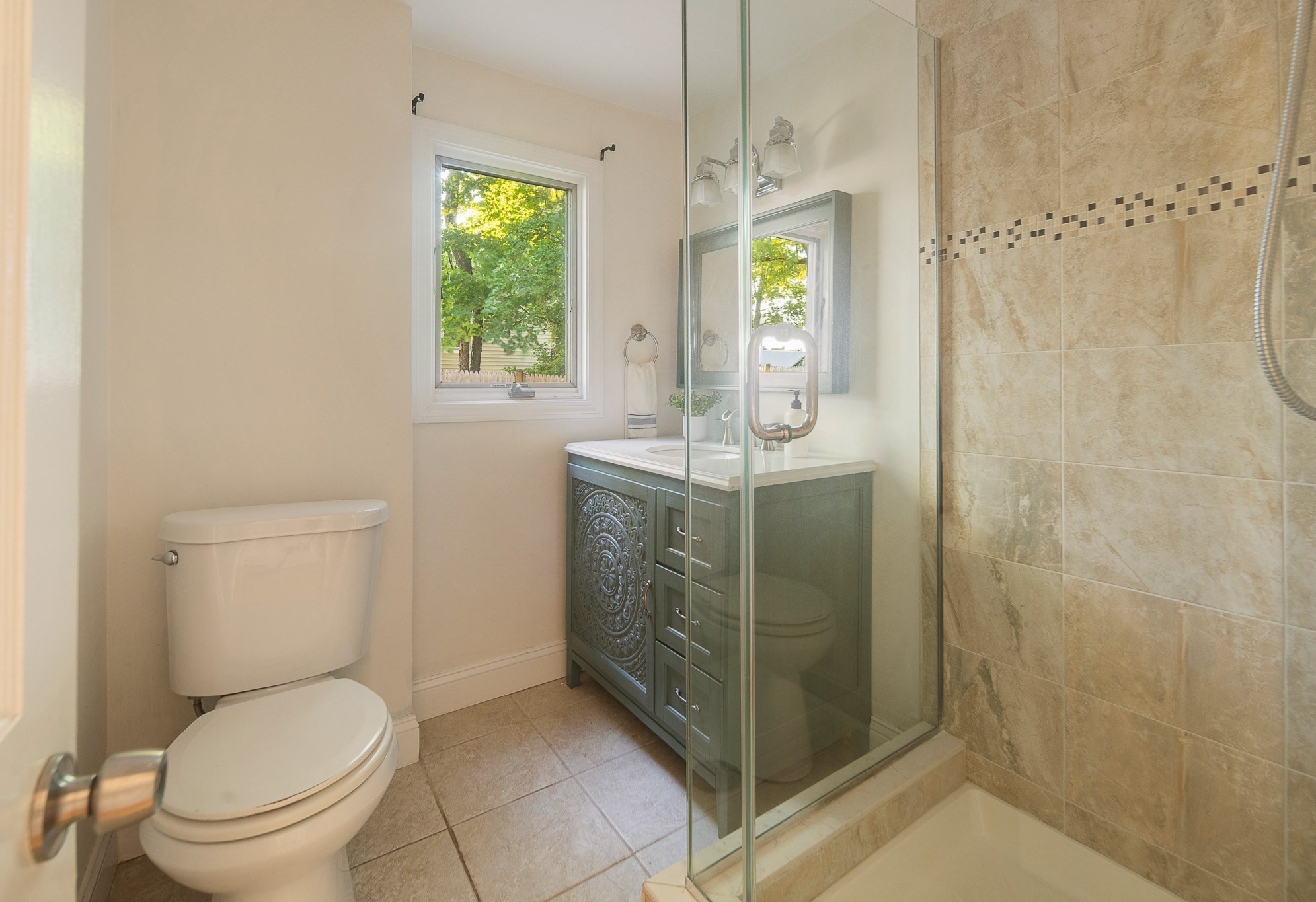 7 Beach St Property Photo 9