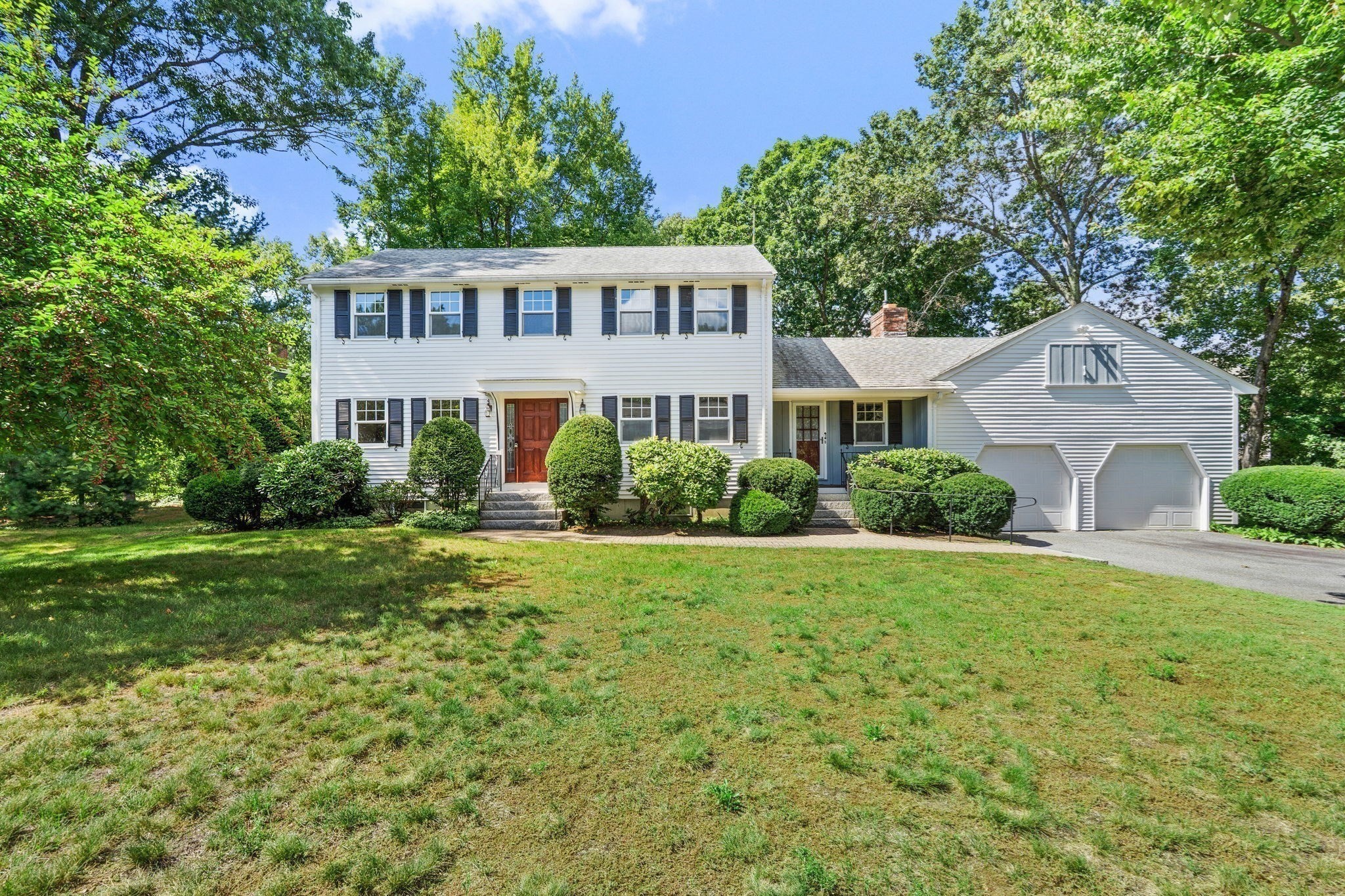 215 Oak Hill Circle Property Photo 1