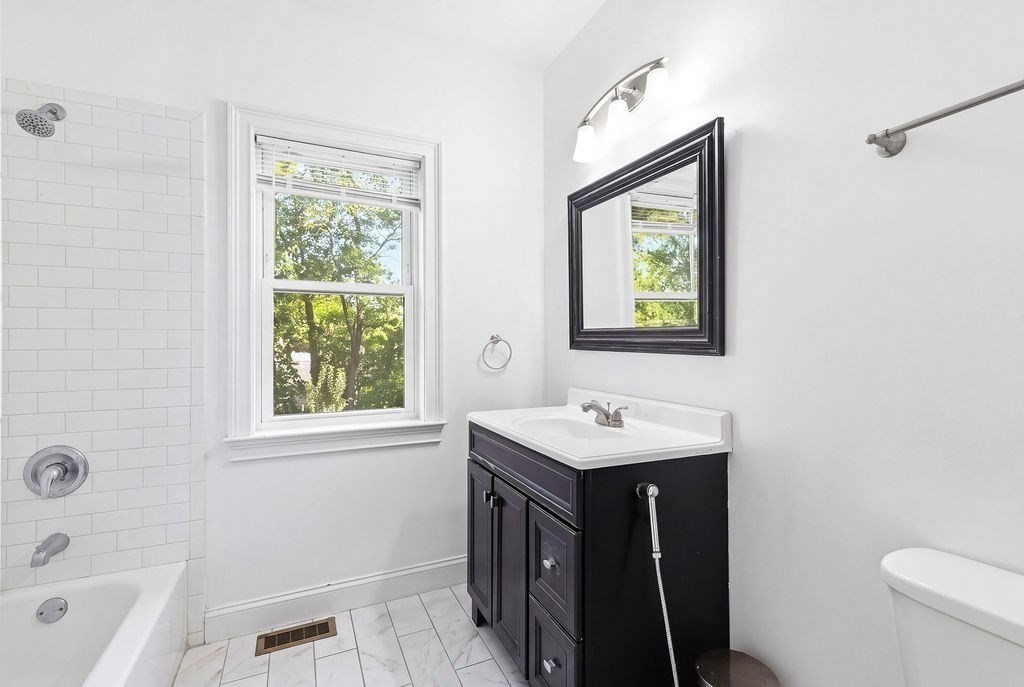 116 Common St Property Photo 28