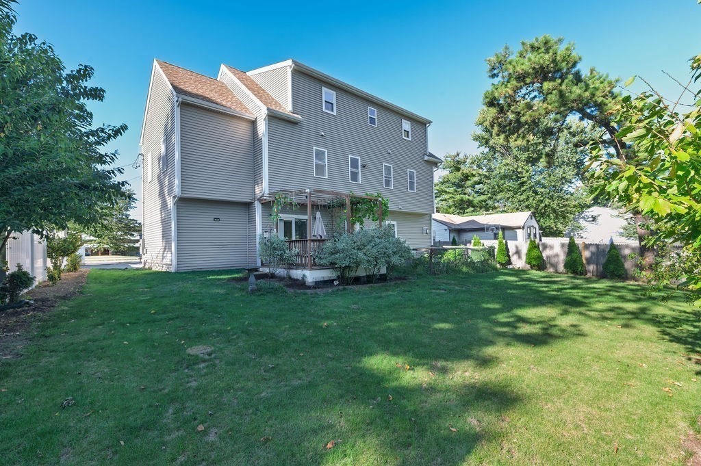 116 Common St Property Photo 39