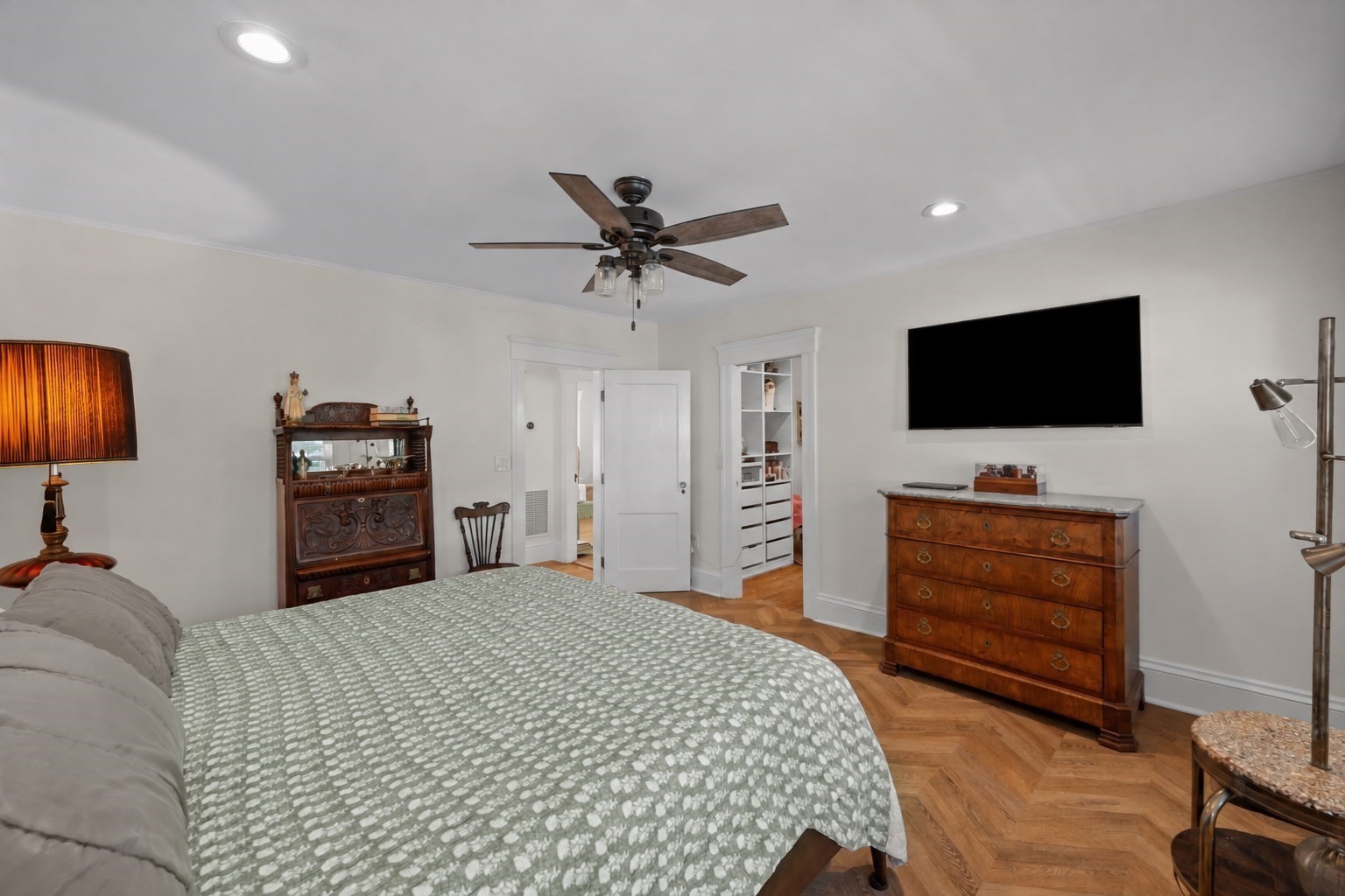19 S Lenox St Property Photo 23
