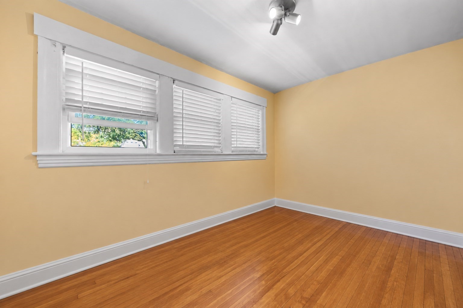 19 S Lenox St Property Photo 32