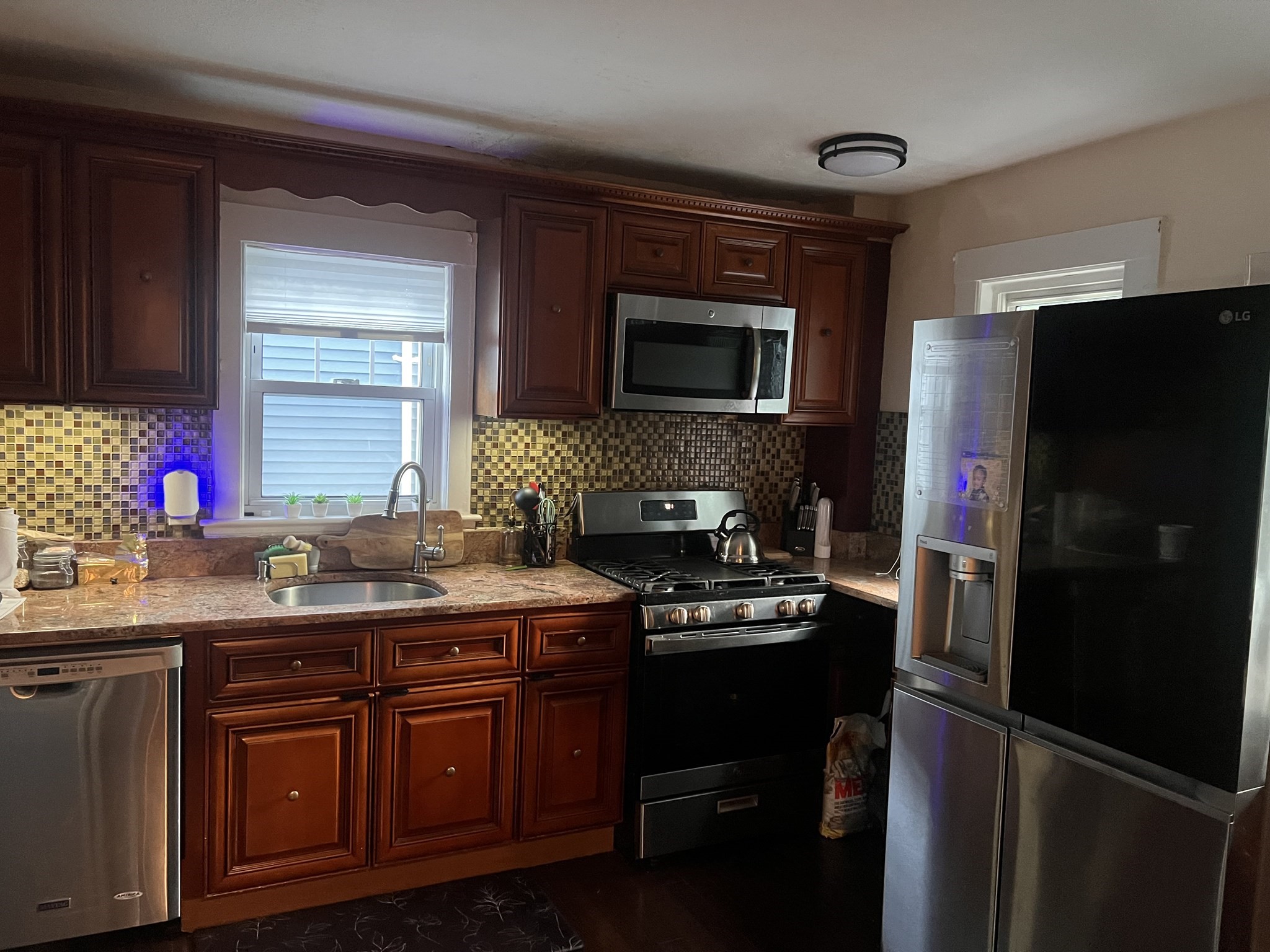 21 Commonweath Ave Property Photo 6