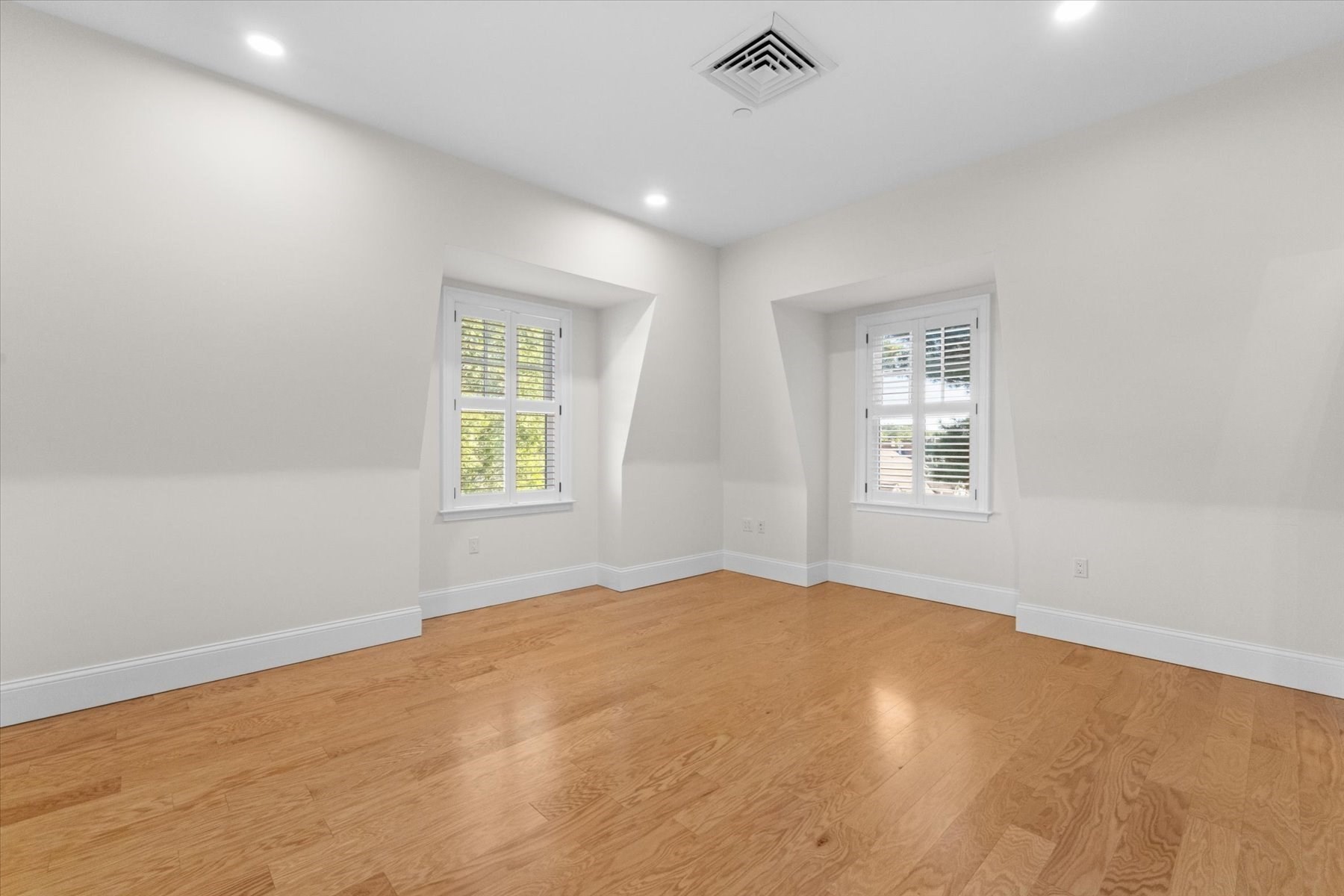 36 Elmwood Ave # 11 Property Photo 23