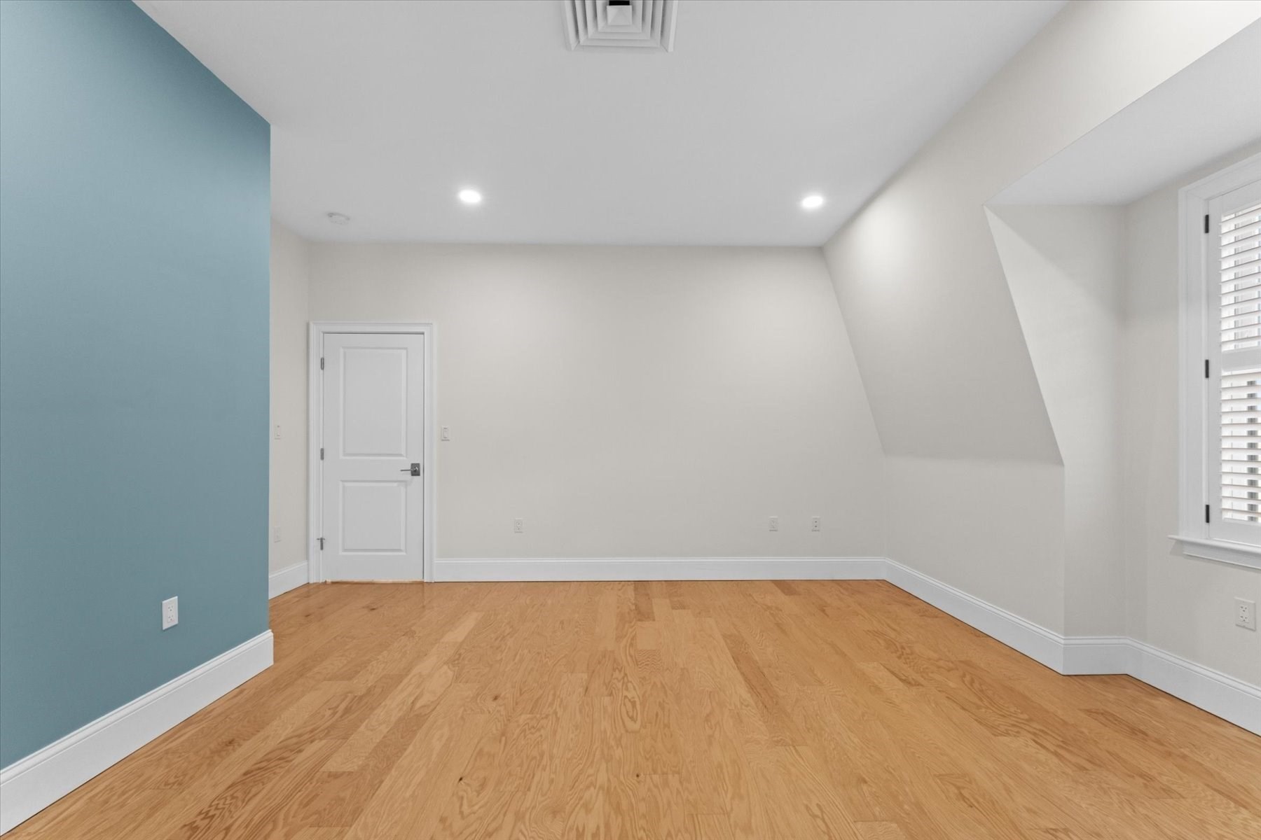 36 Elmwood Ave # 11 Property Photo 26