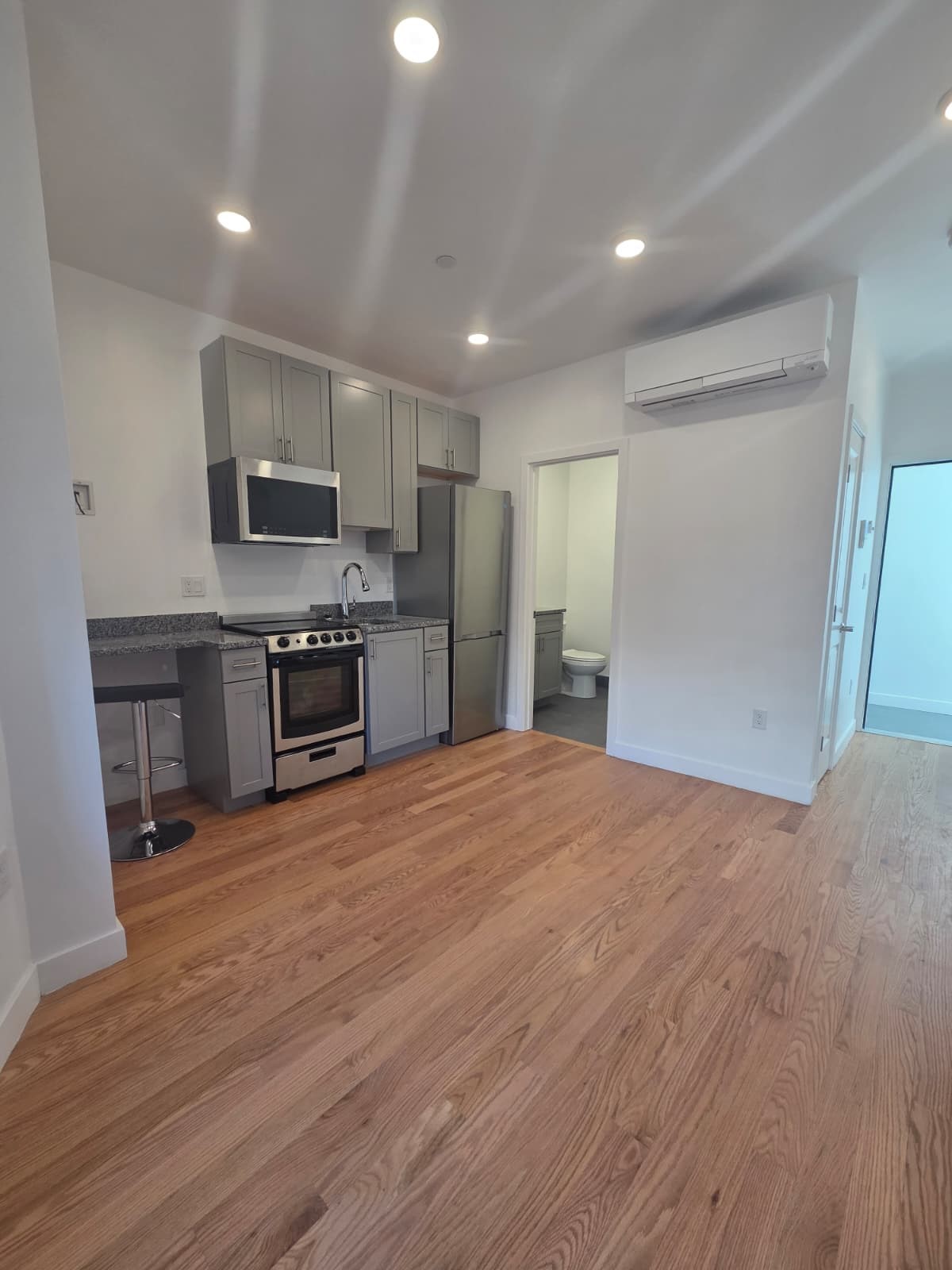 165 Hawthorne Street # 203 Property Photo 1