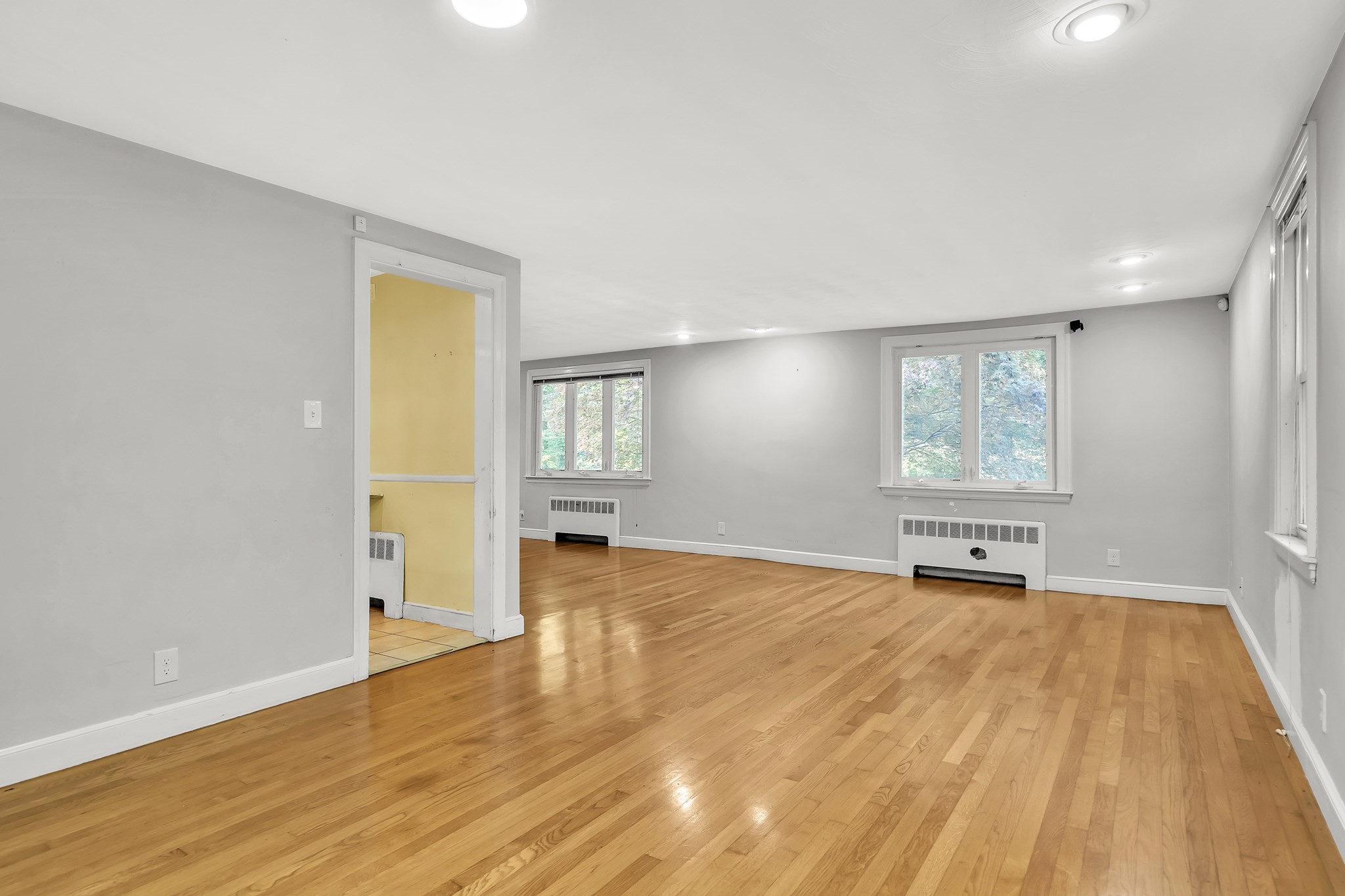 12 Watertown St Property Photo 8
