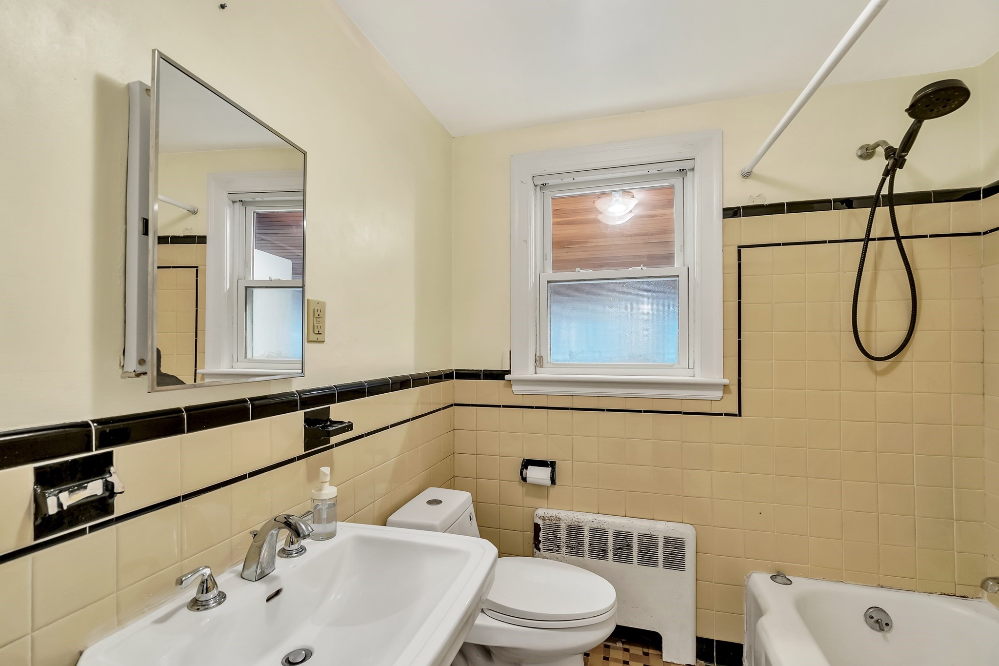 12 Watertown St Property Photo 17