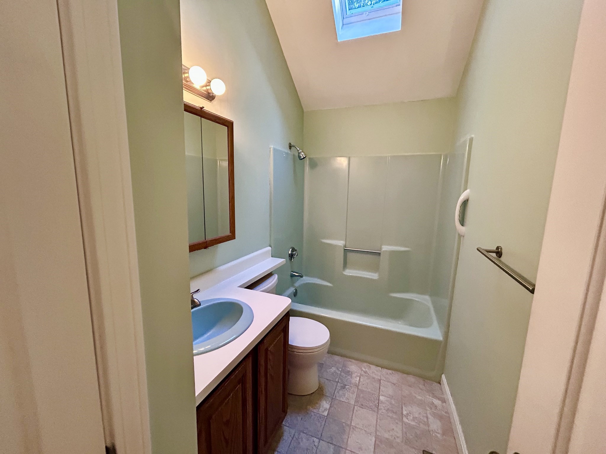 17 Worcester Lane Property Photo 8