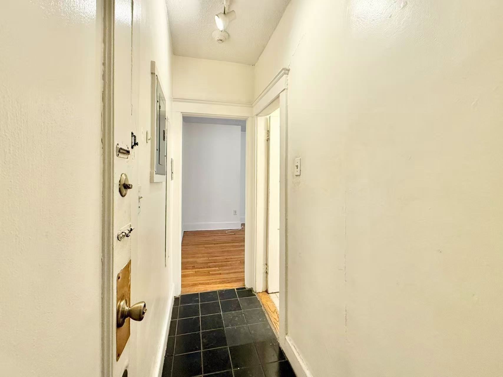 26 Chiswick Rd # 6 Property Photo 4