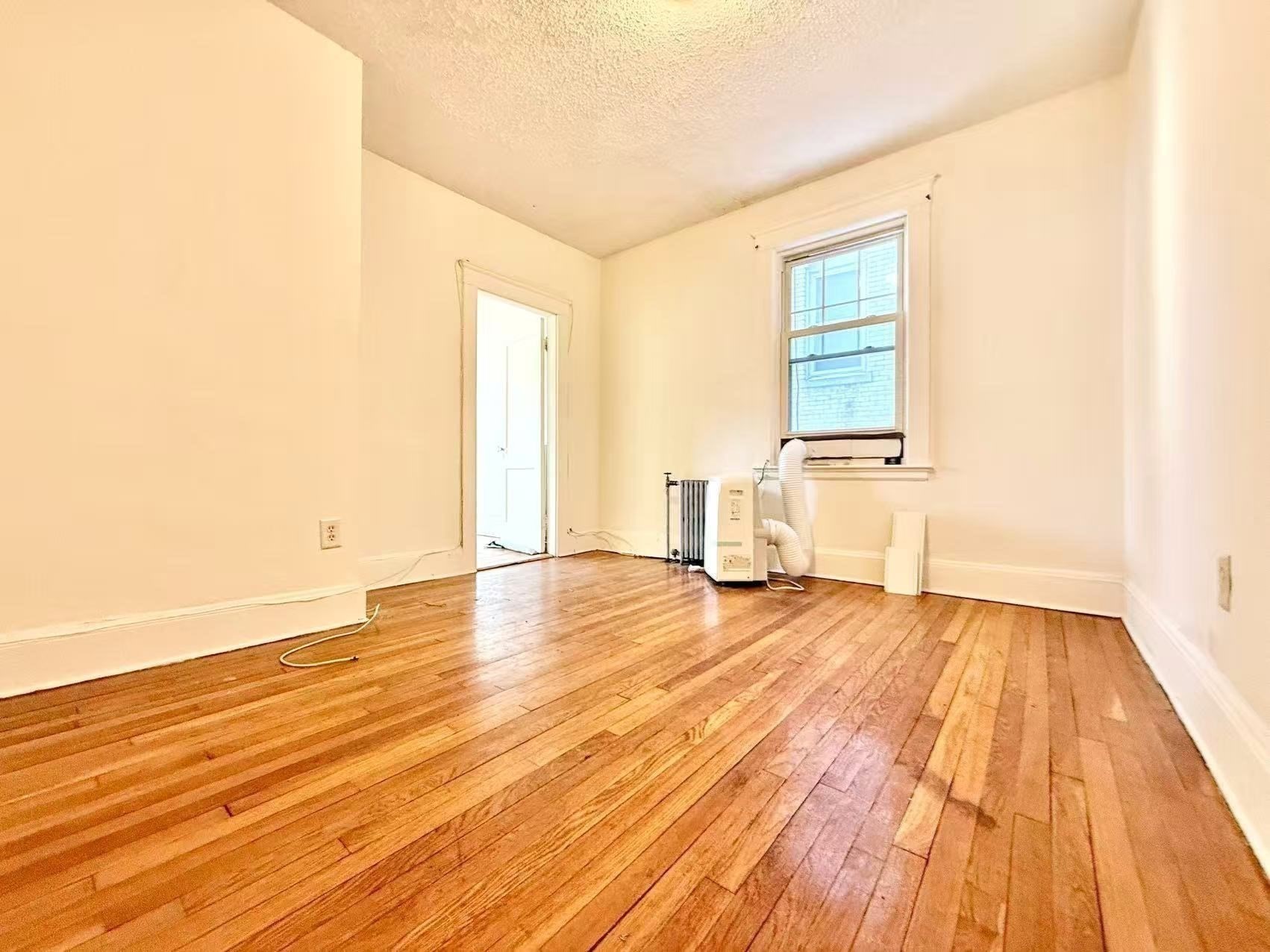 26 Chiswick Rd # 6 Property Photo 6