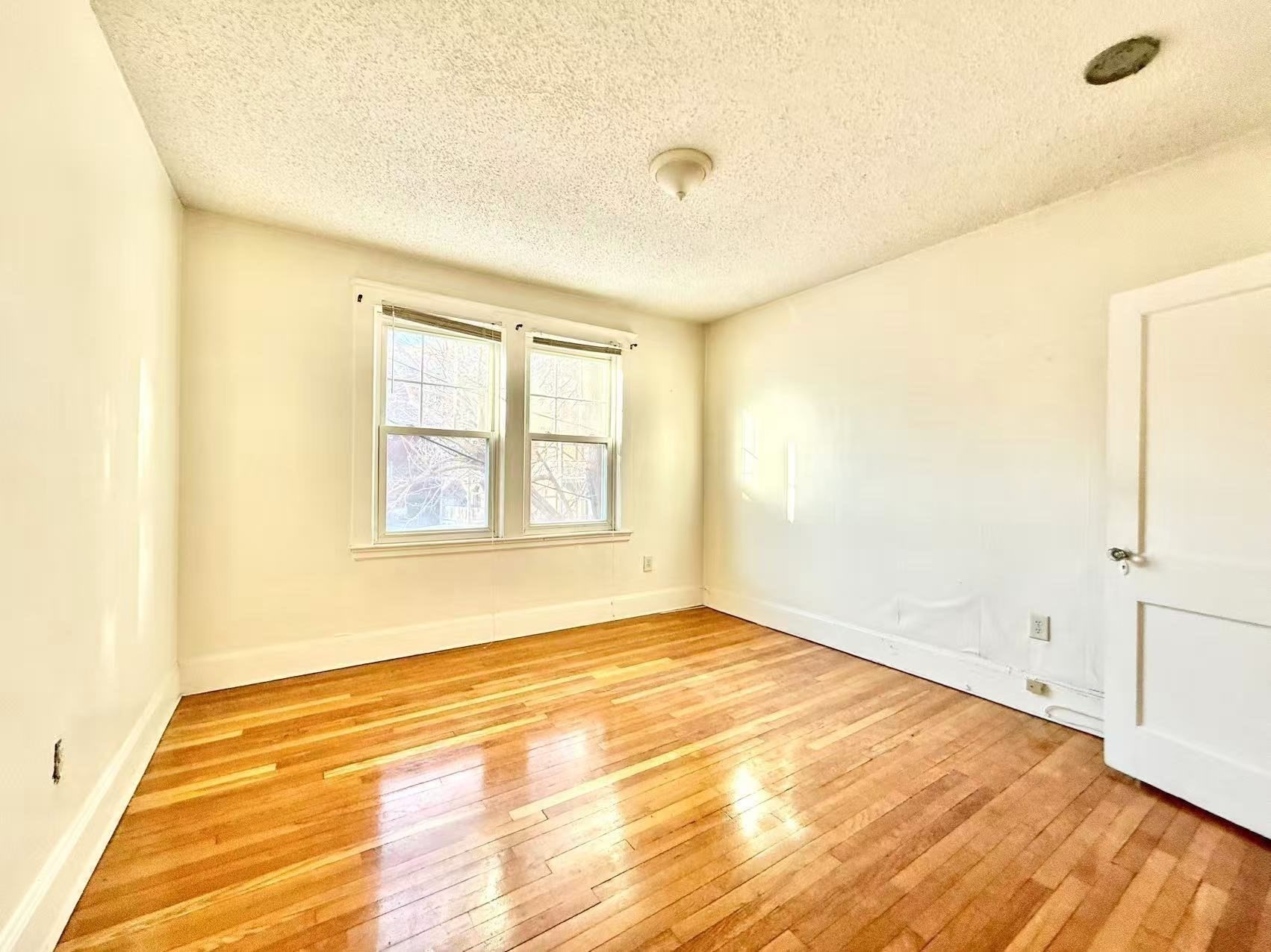 26 Chiswick Rd # 6 Property Photo 10