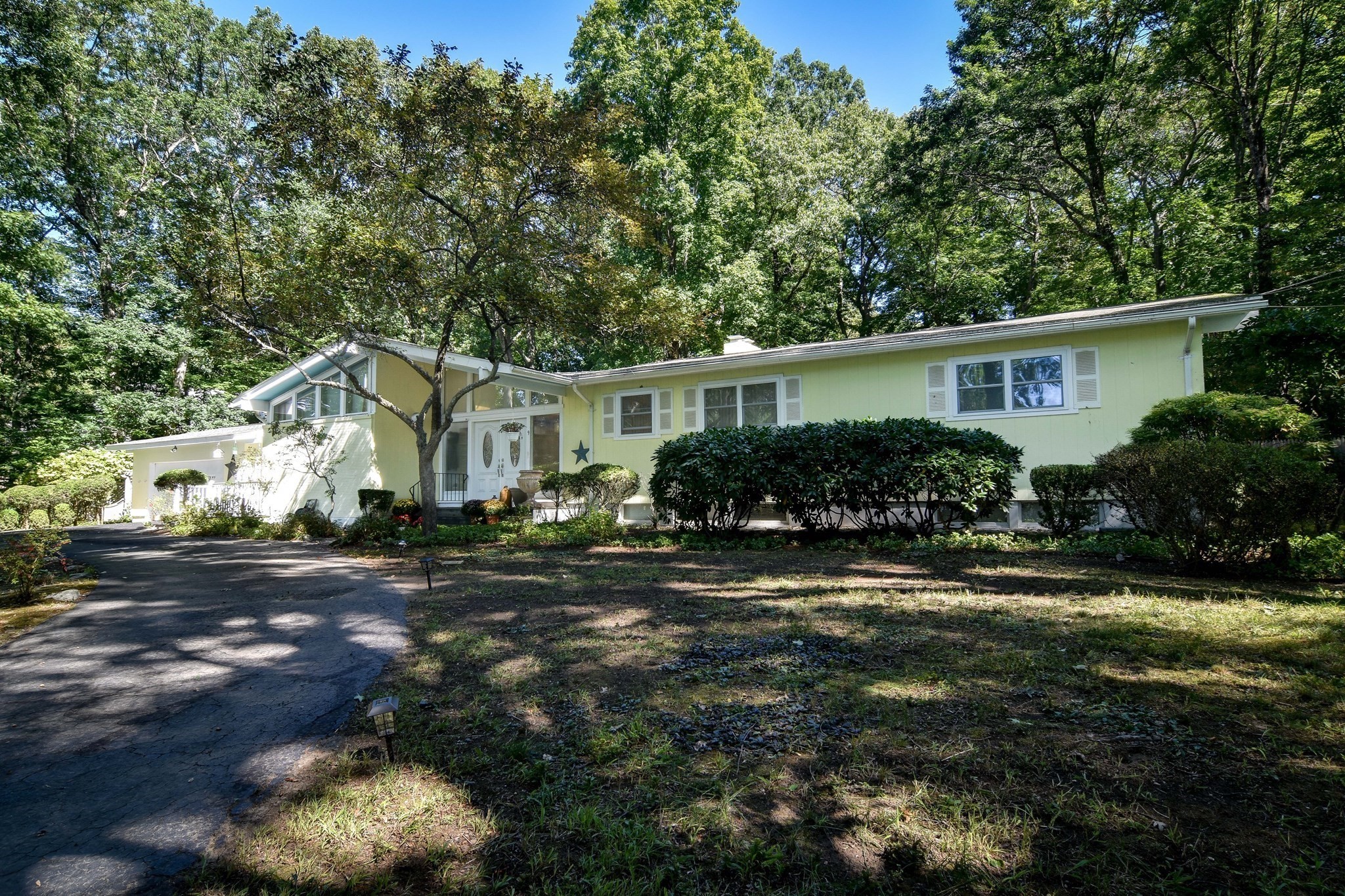 9 Raleigh Rd Property Photo 1
