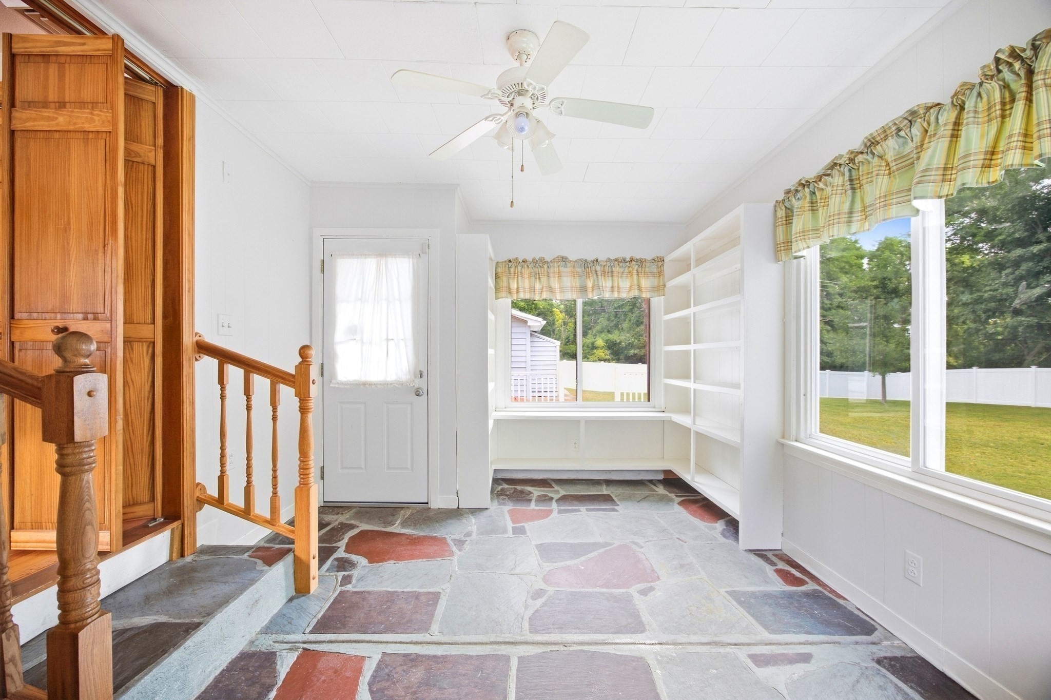 2 Drake Lane Property Photo 11